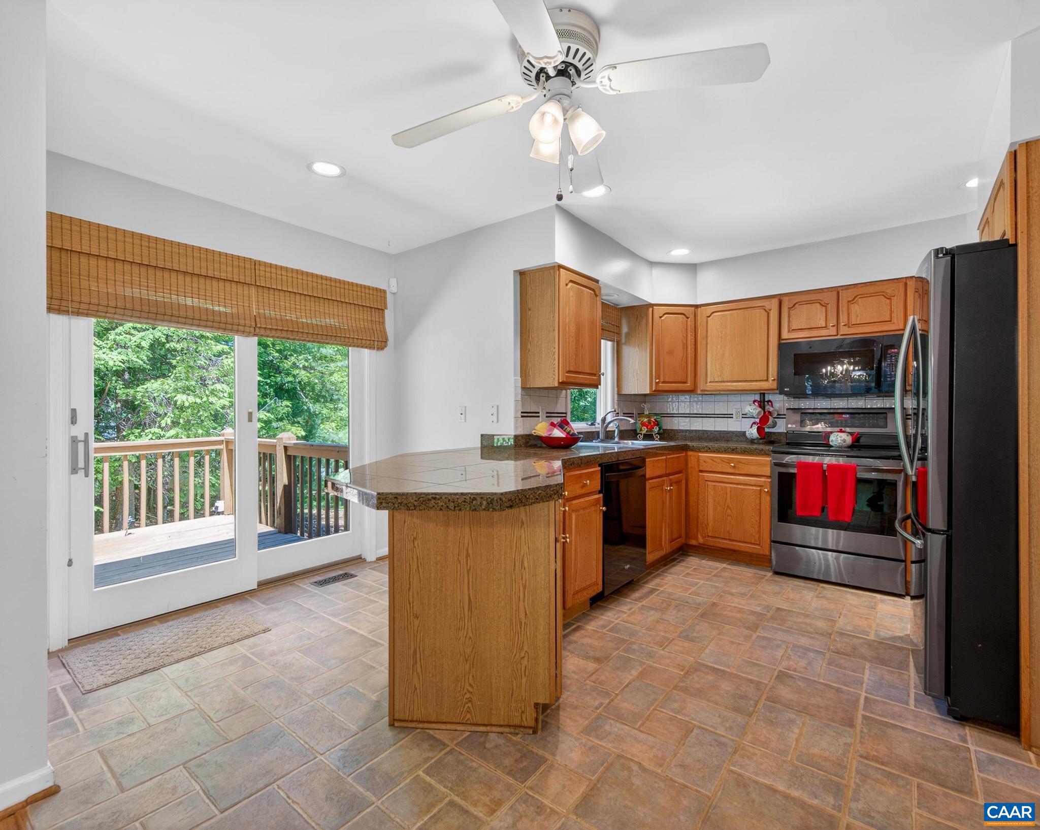 LAKE MONTICELLO - Residential