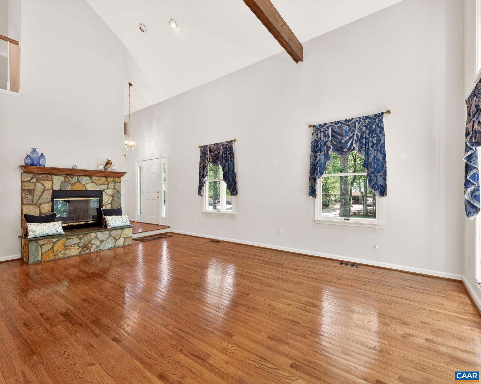 LAKE MONTICELLO - Residential