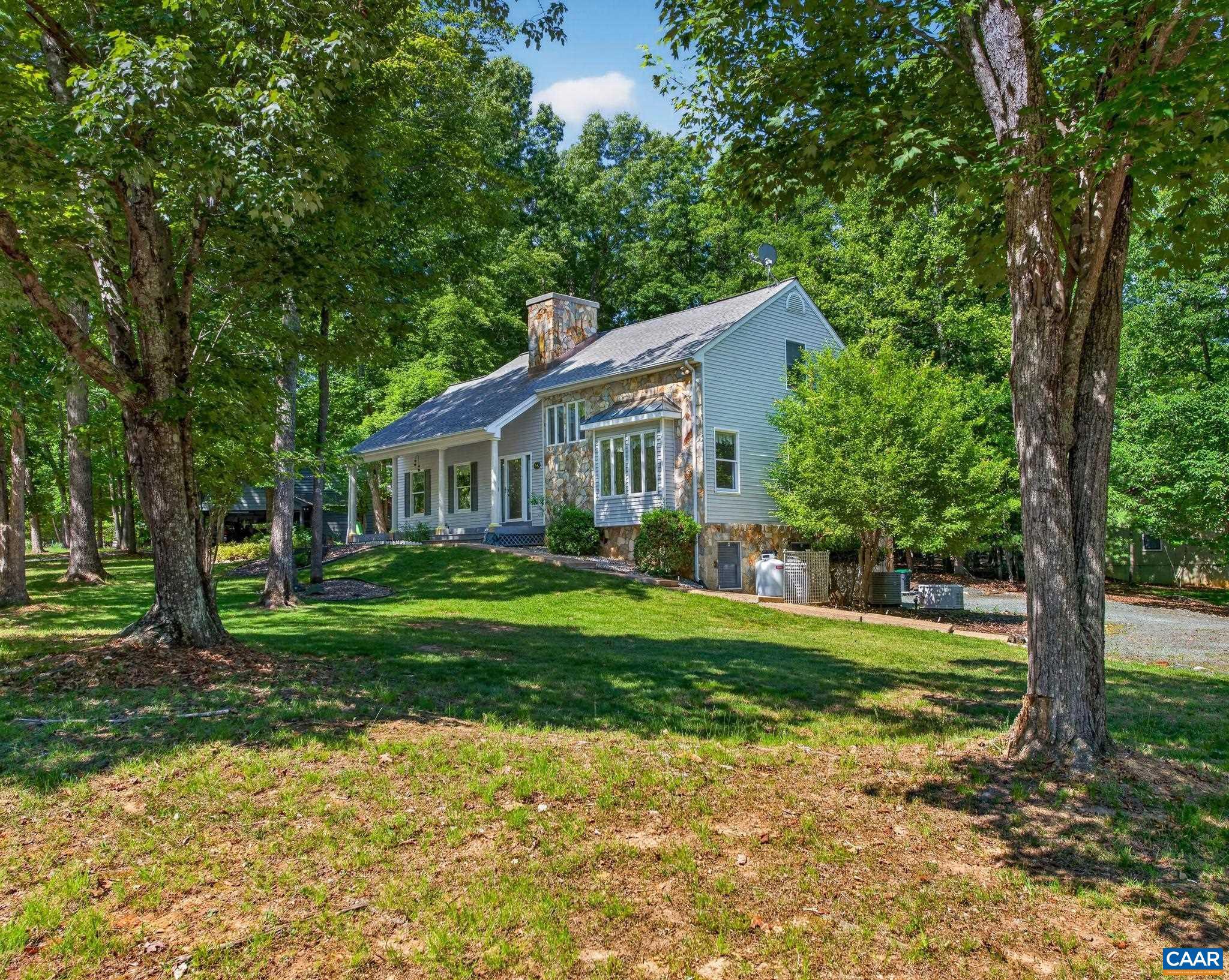 LAKE MONTICELLO - Residential