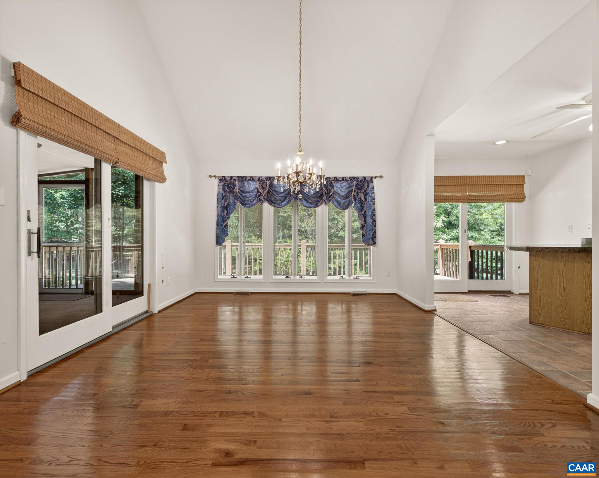 LAKE MONTICELLO - Residential