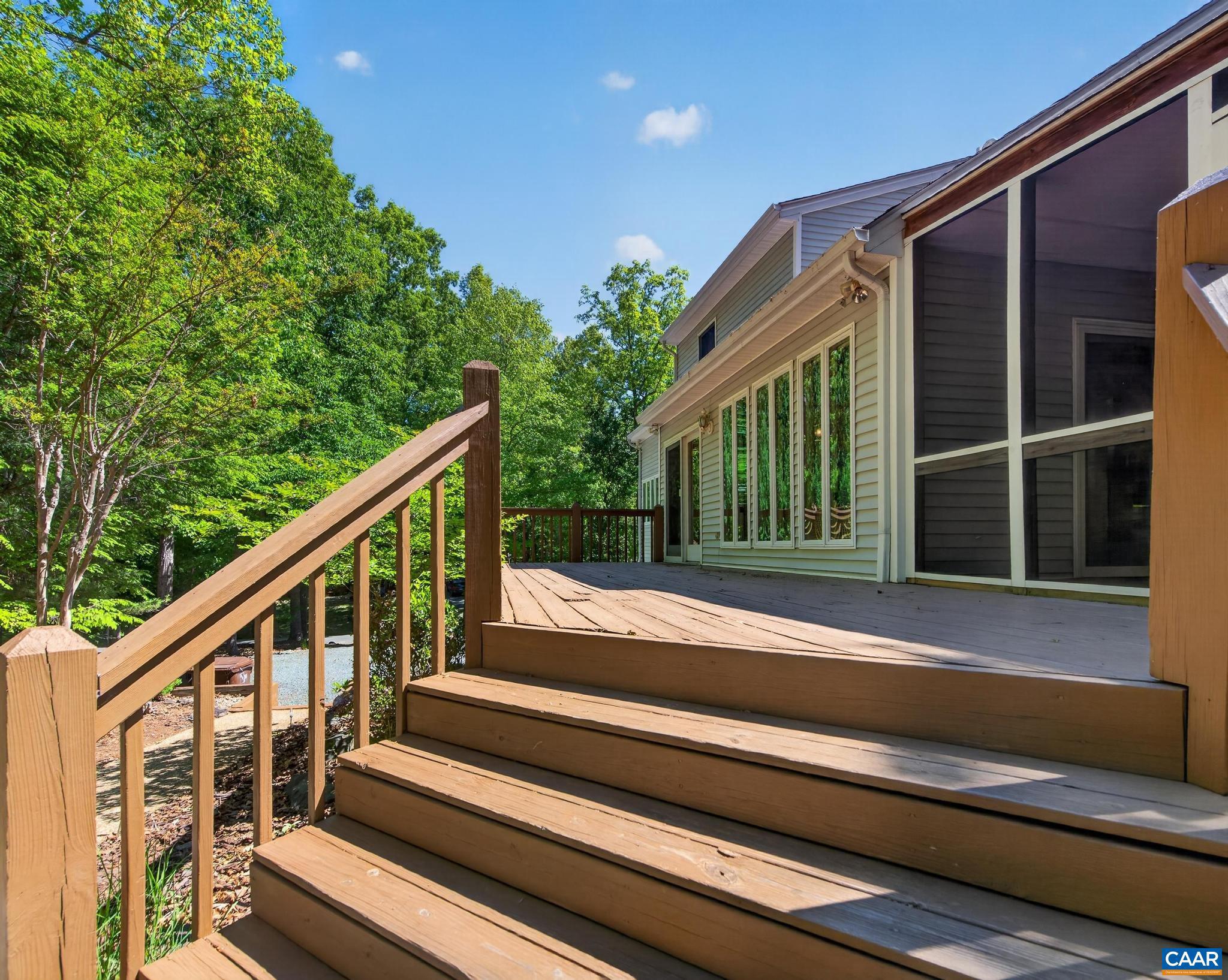 LAKE MONTICELLO - Residential
