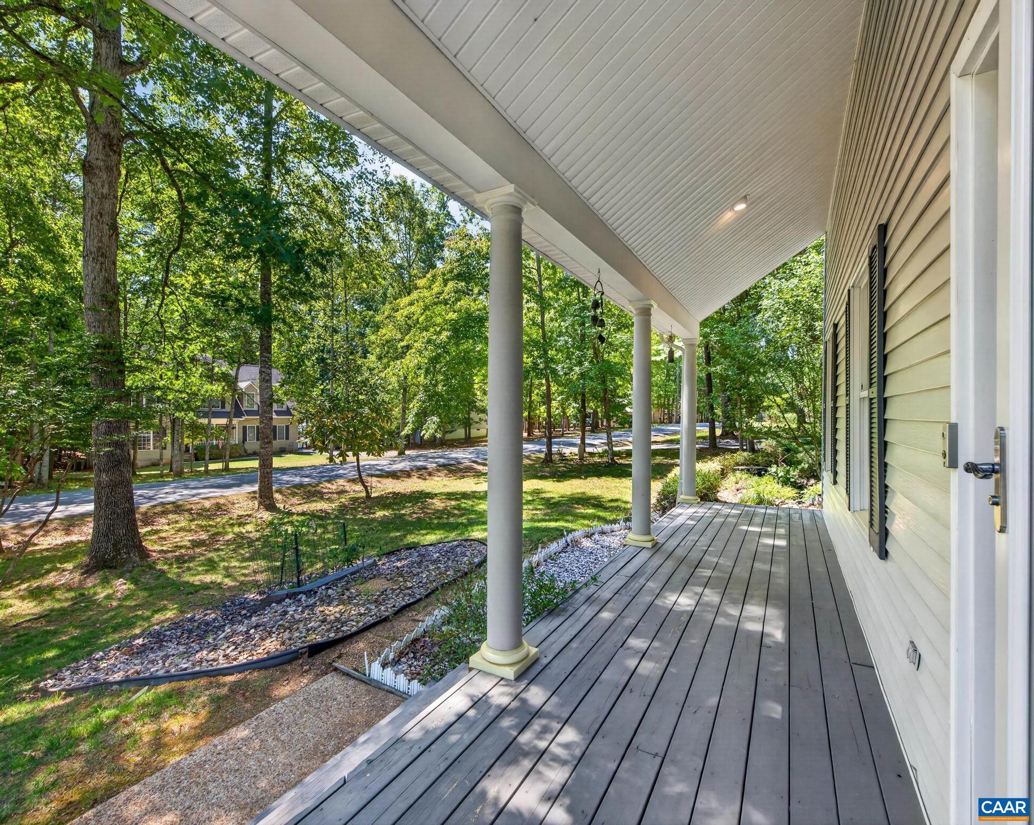 LAKE MONTICELLO - Residential