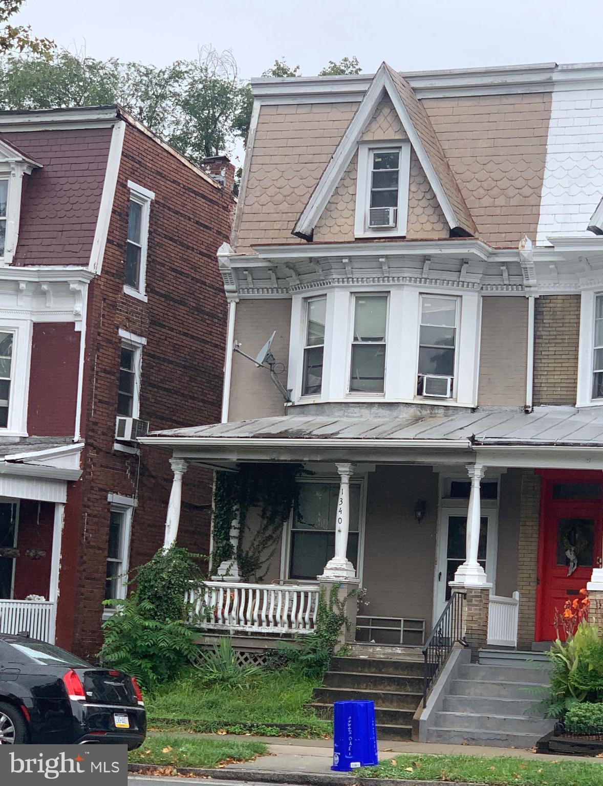 Back-on-Market!  Selling As-Is! 

Investor Alert. 4+ Bedrooms/1.5 baths HOME  needs TLC.

Ask your lender about the  $5000 Home Buyer Grant available on primary residences available in this zip code.