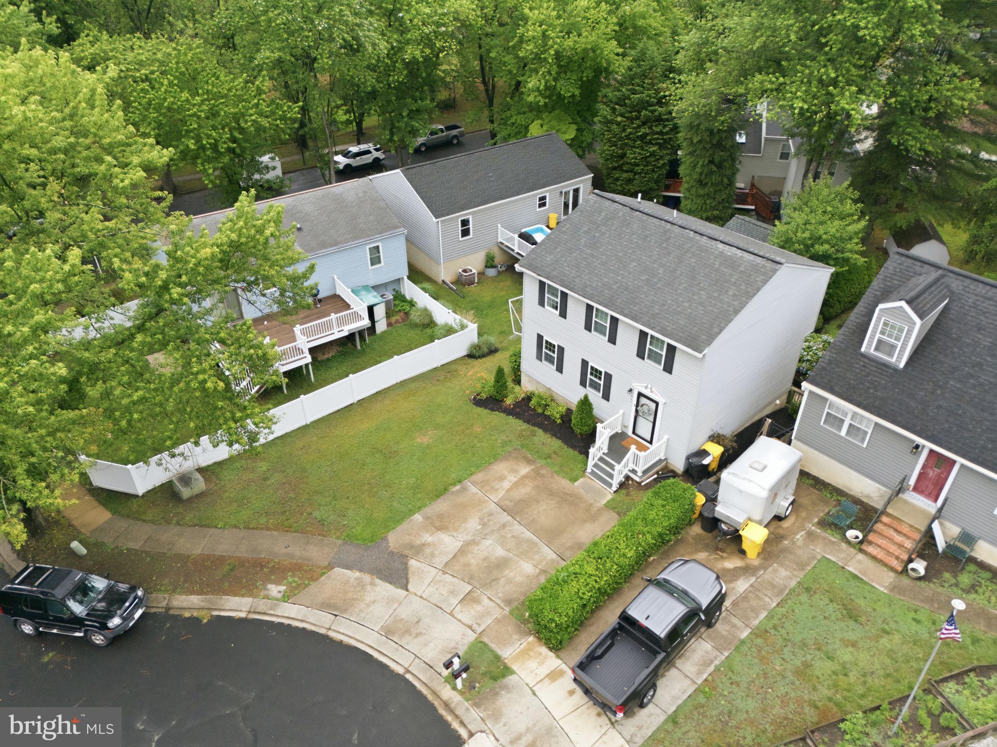 OLD COUNTY ESTATES - Residential