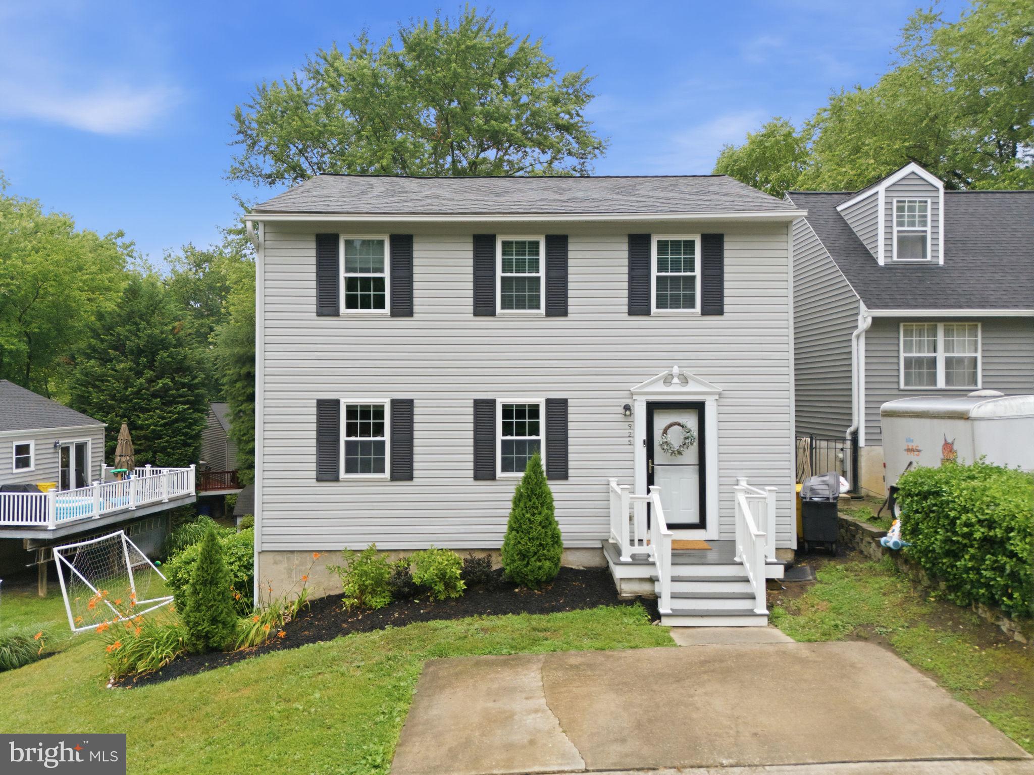 OLD COUNTY ESTATES - Residential