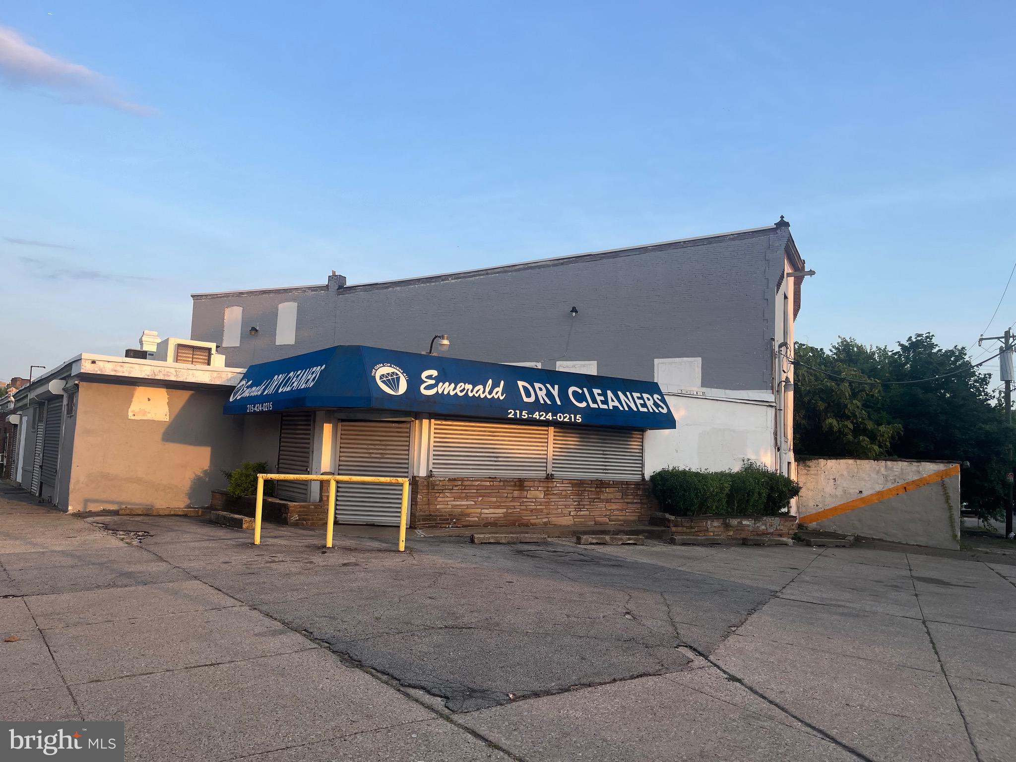 EAST OAK LANE - Commercial Sale