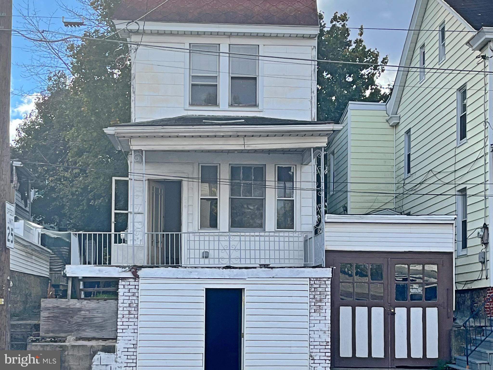 E.& W. CHILLISQUAQUE - Residential
