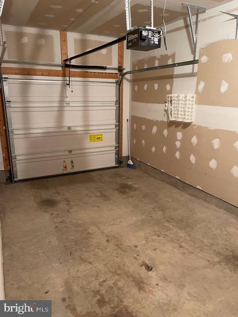 AMBERLEA AT SOUTH RIDING - Residential Lease
