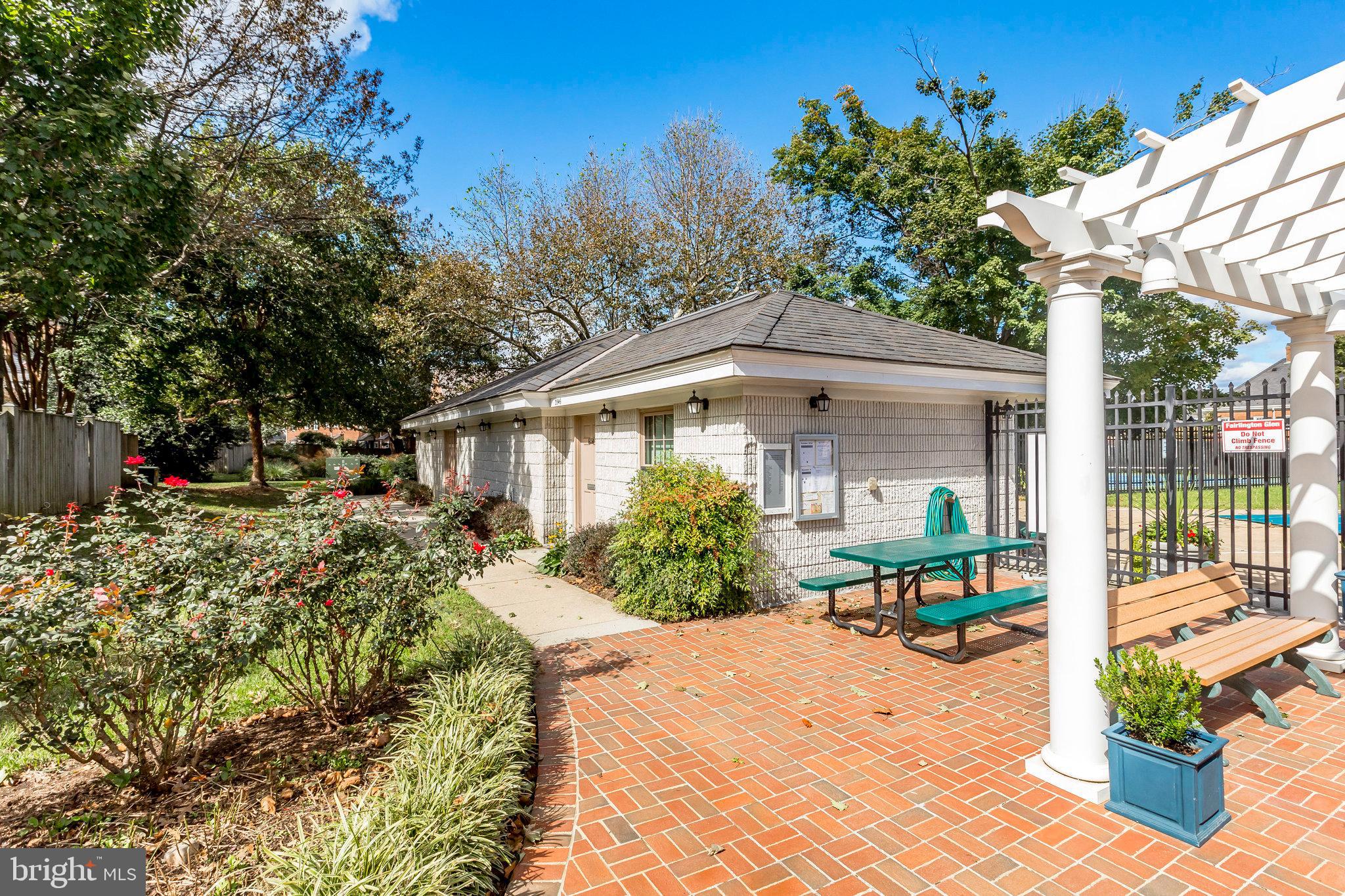 FAIRLINGTON VILLAGE - Residential
