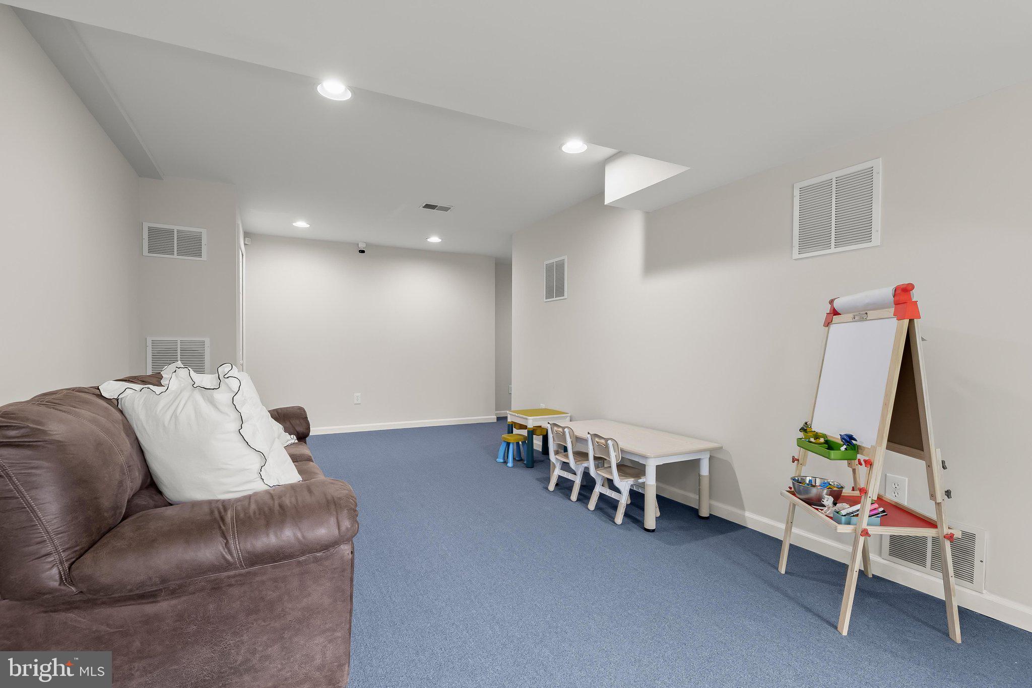 HURLINE FARMS - Residential