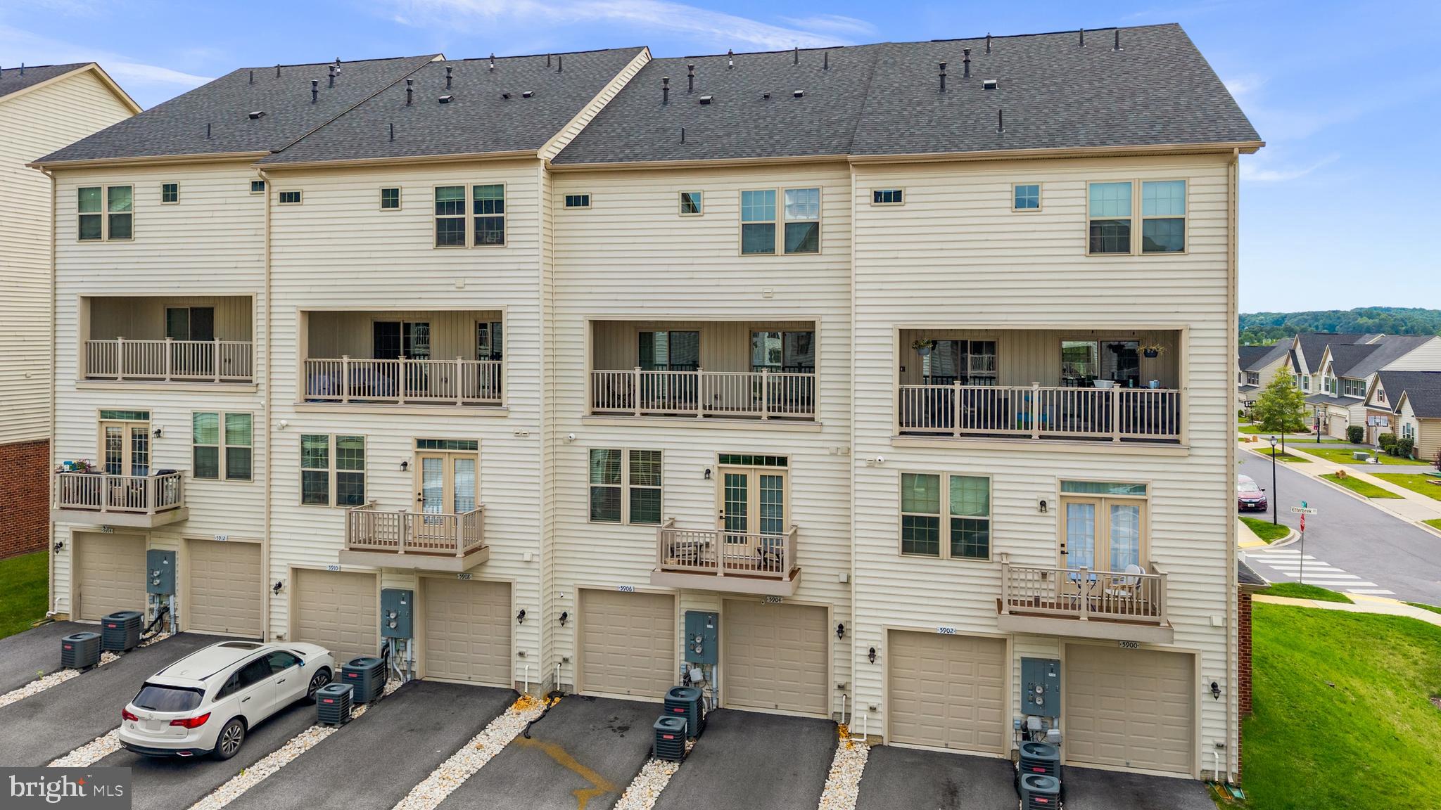 OAKDALE VILLAGE - Residential