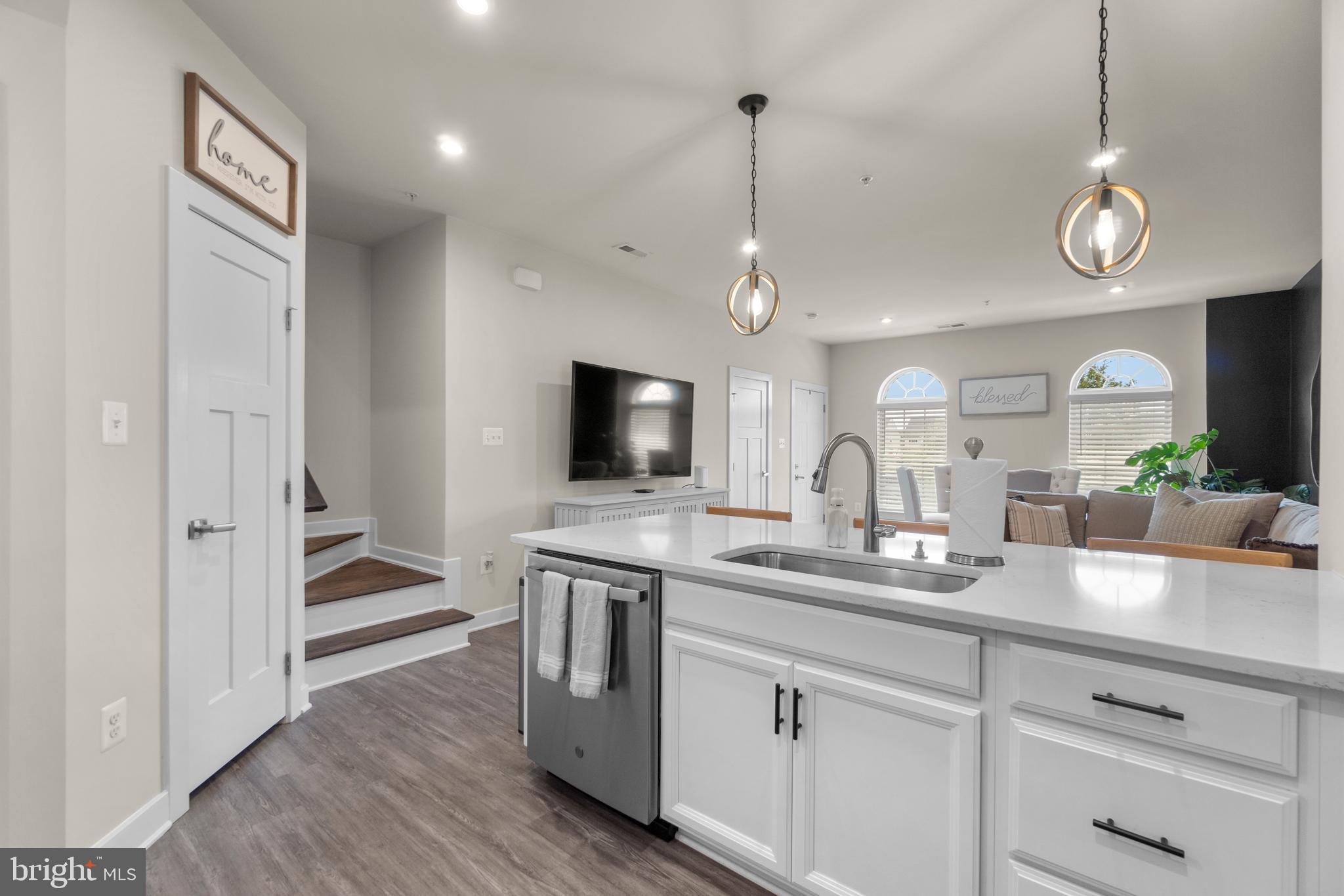 OAKDALE VILLAGE - Residential
