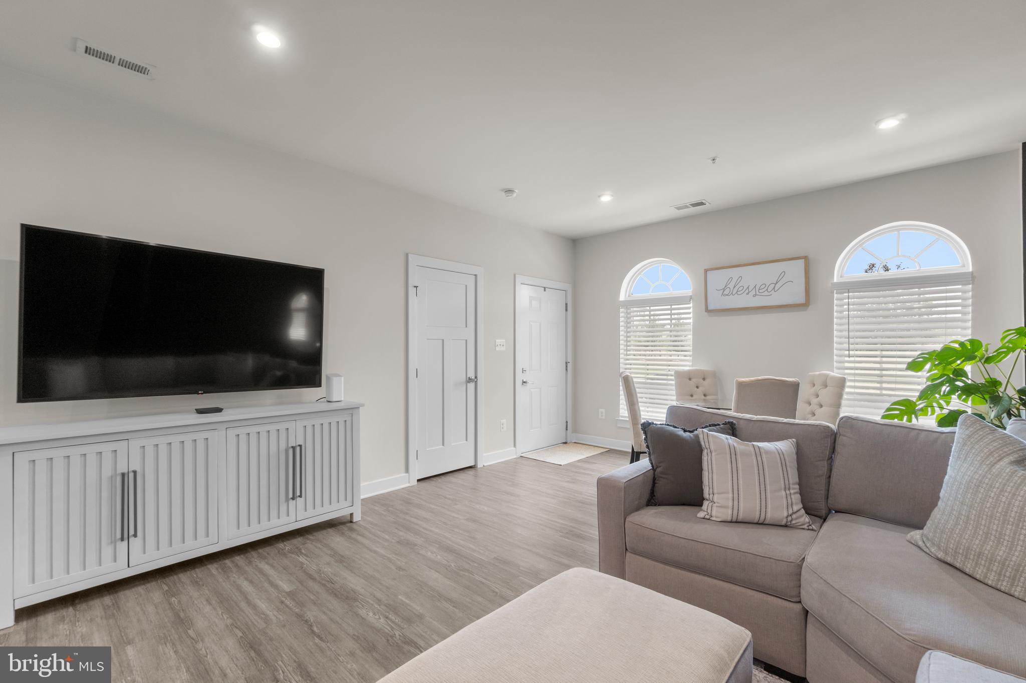 OAKDALE VILLAGE - Residential