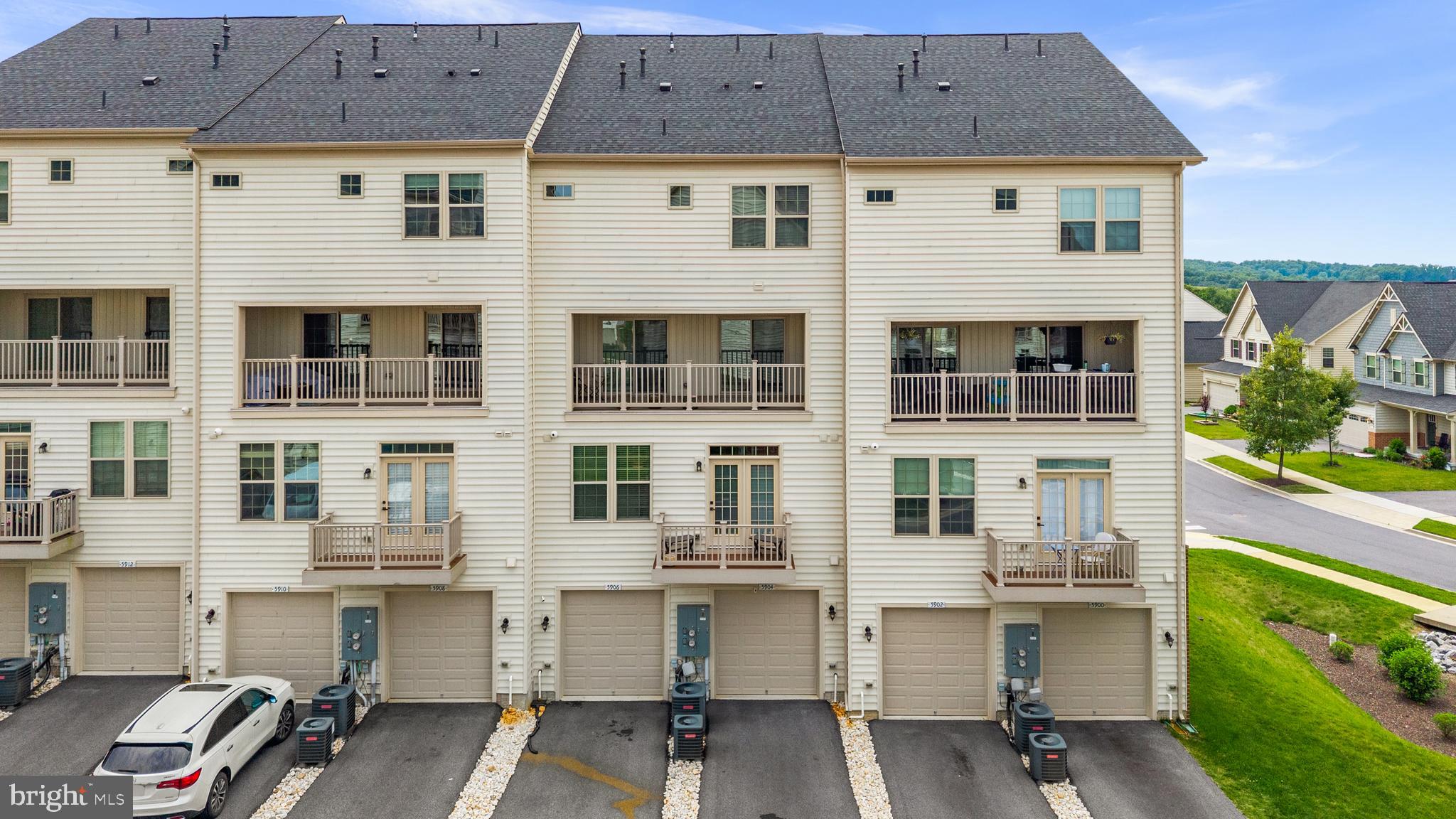 OAKDALE VILLAGE - Residential