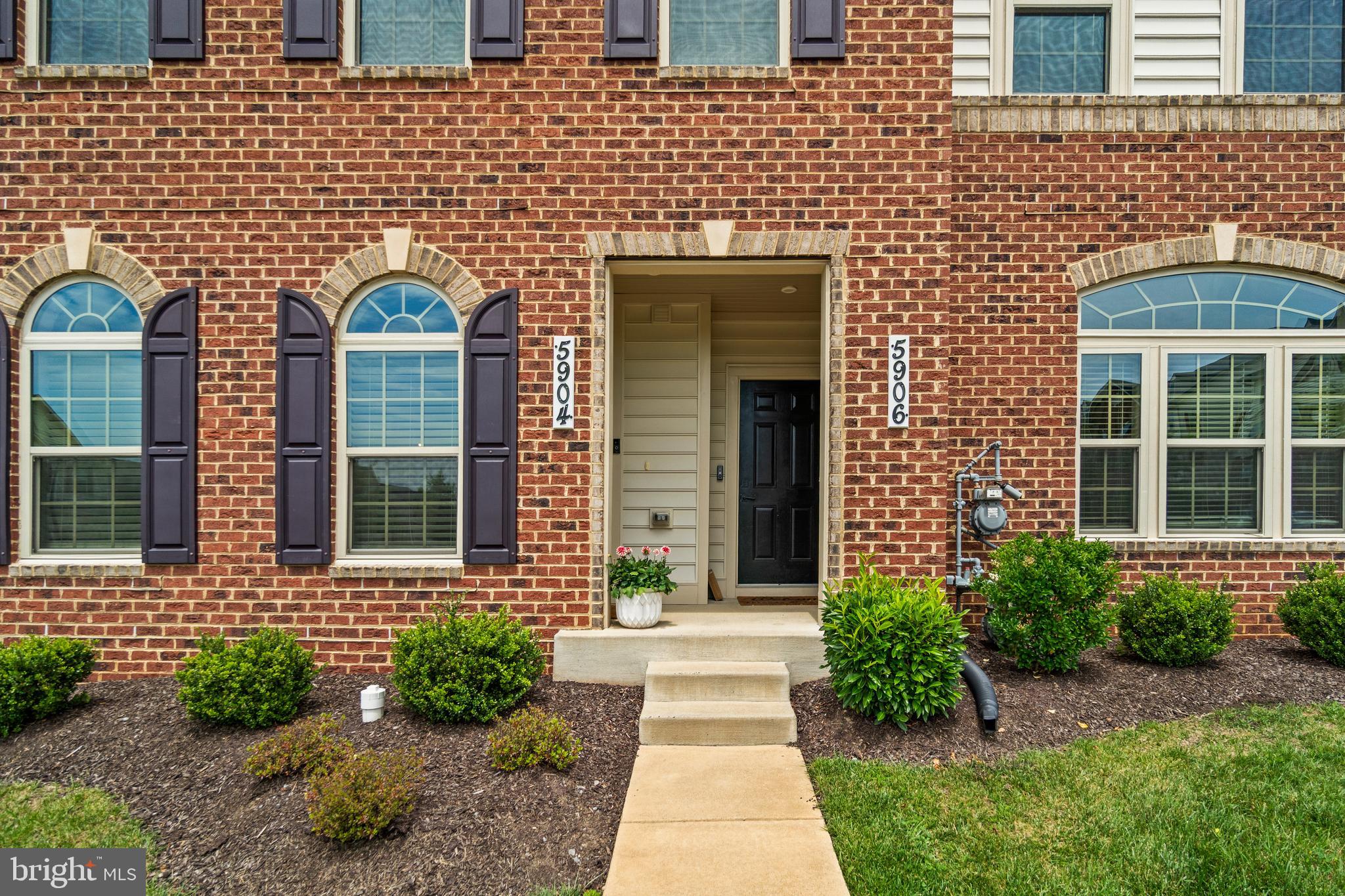 OAKDALE VILLAGE - Residential