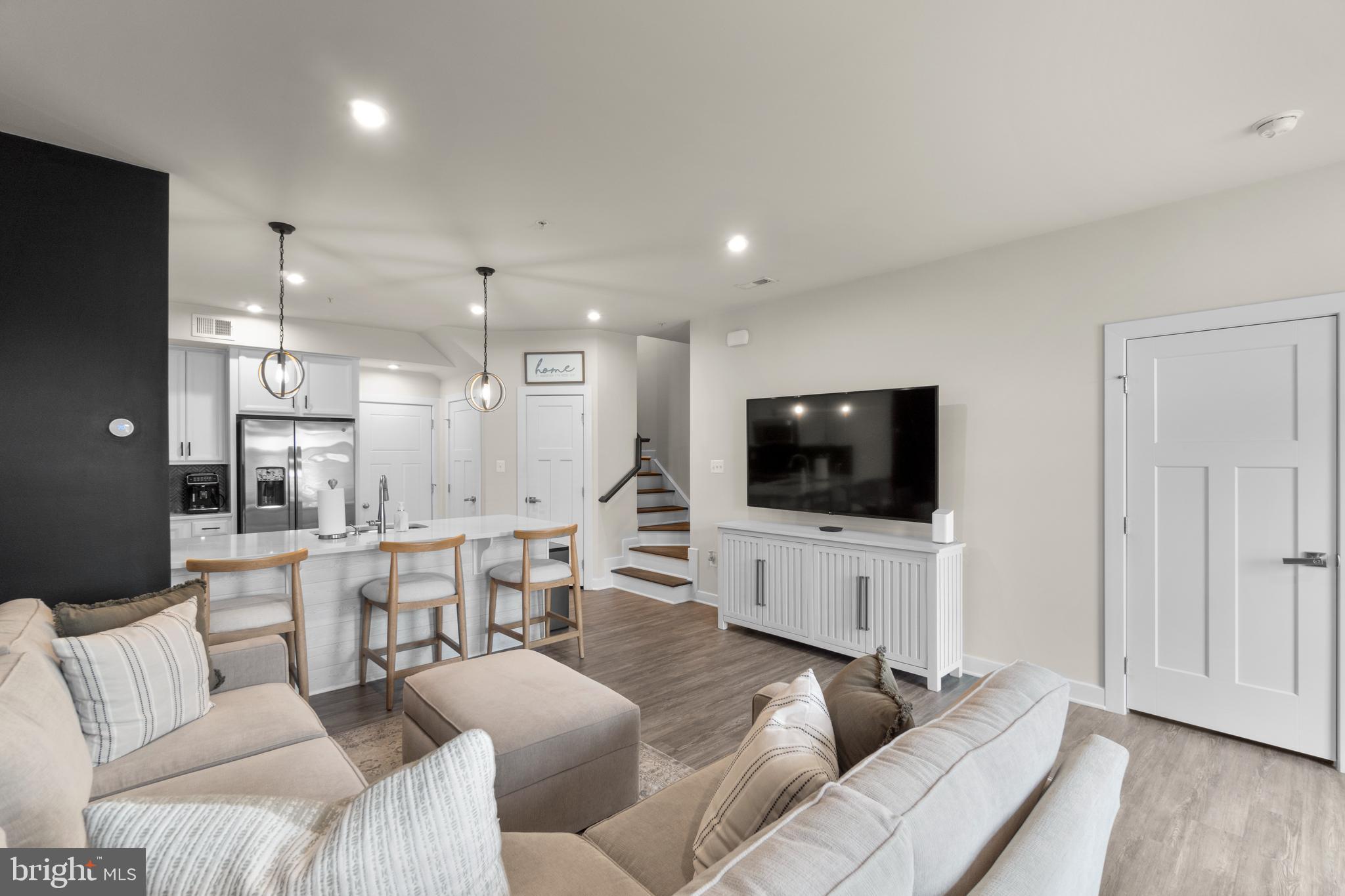 OAKDALE VILLAGE - Residential