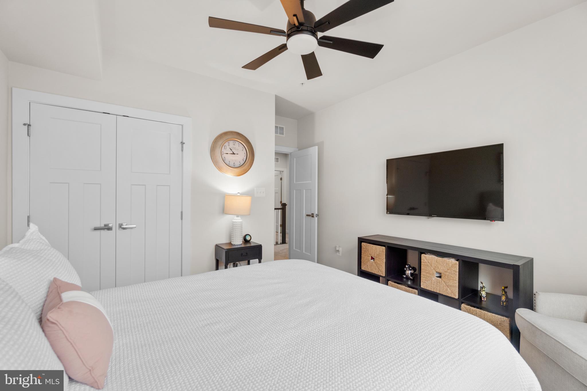 OAKDALE VILLAGE - Residential