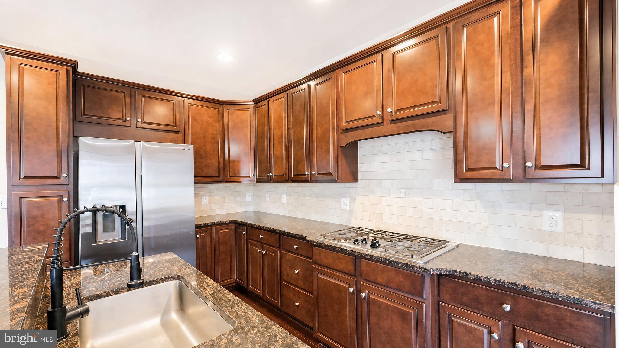 STRATSHIRE CROSSING - Residential