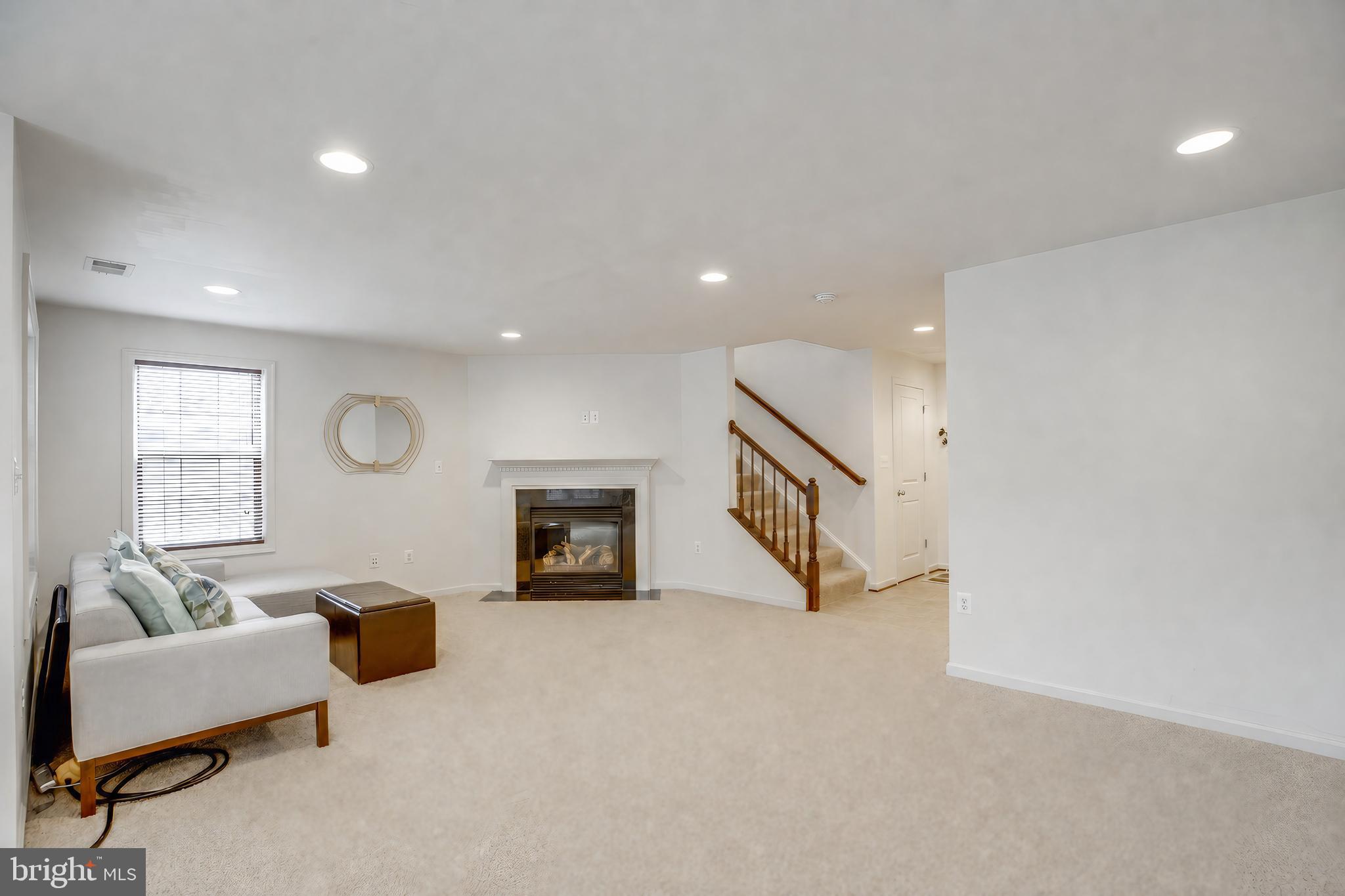 STRATSHIRE CROSSING - Residential