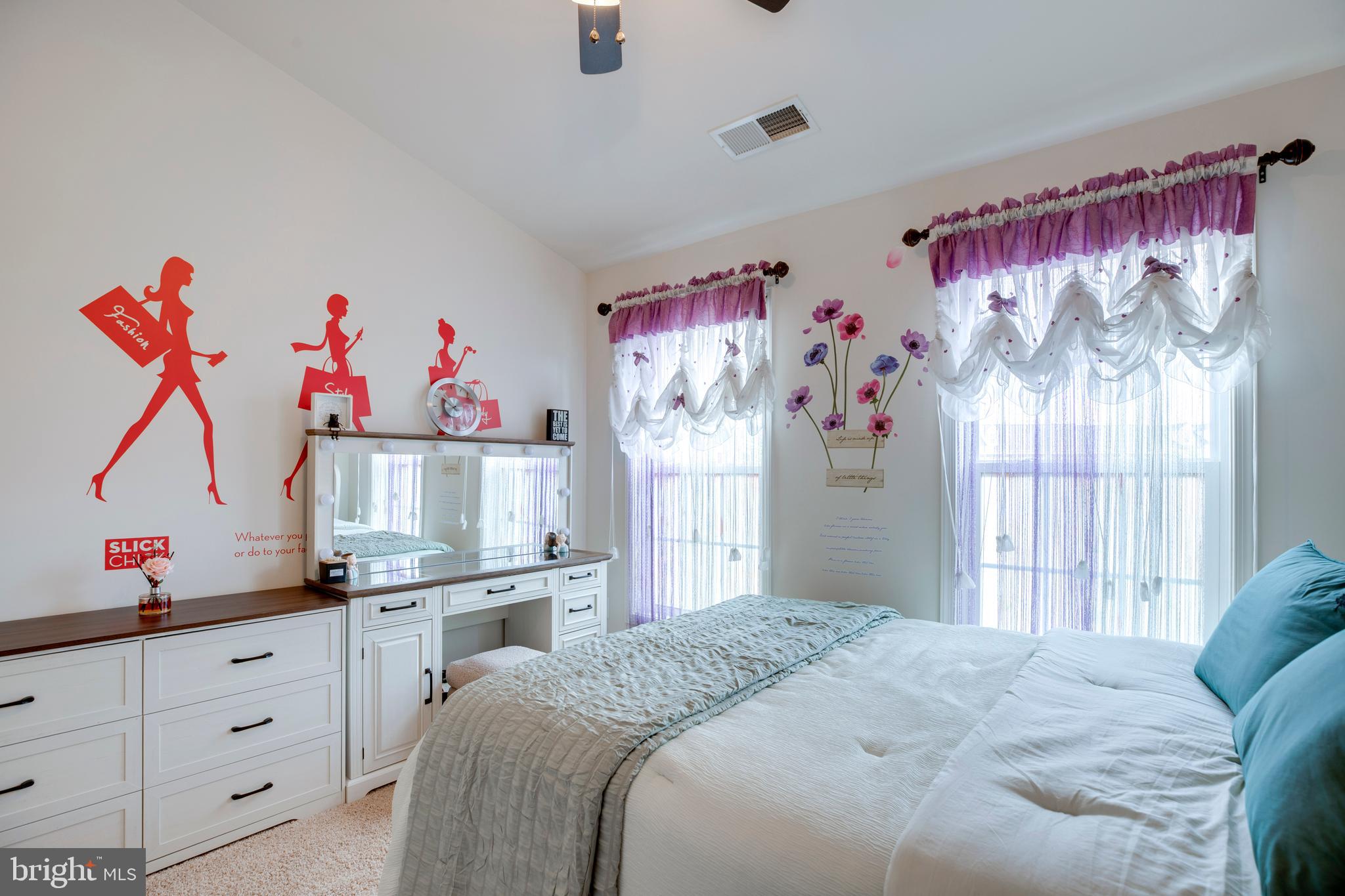STRATSHIRE CROSSING - Residential
