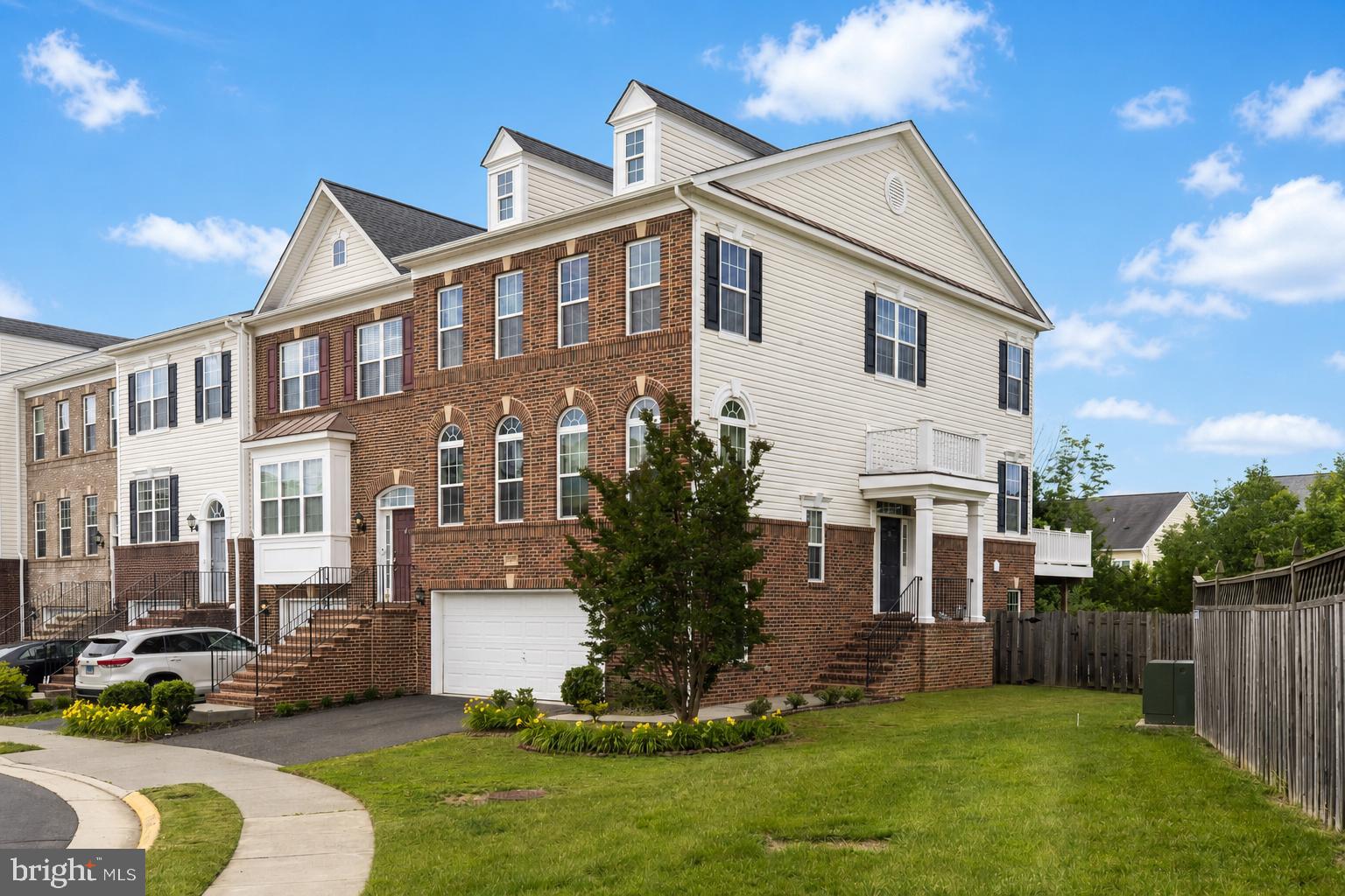 STRATSHIRE CROSSING - Residential