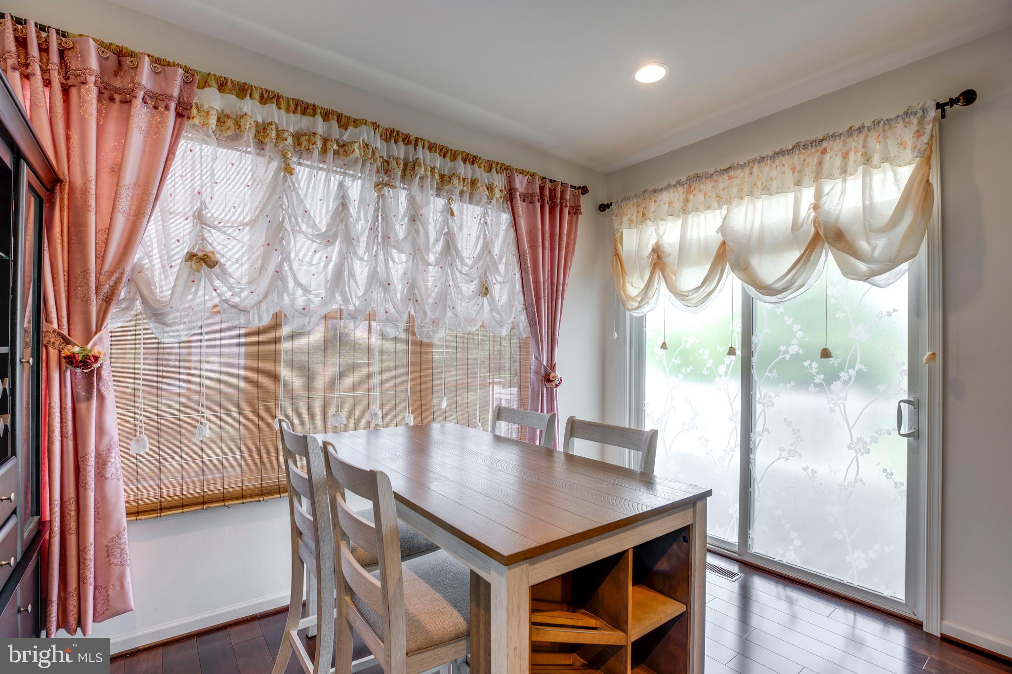 STRATSHIRE CROSSING - Residential