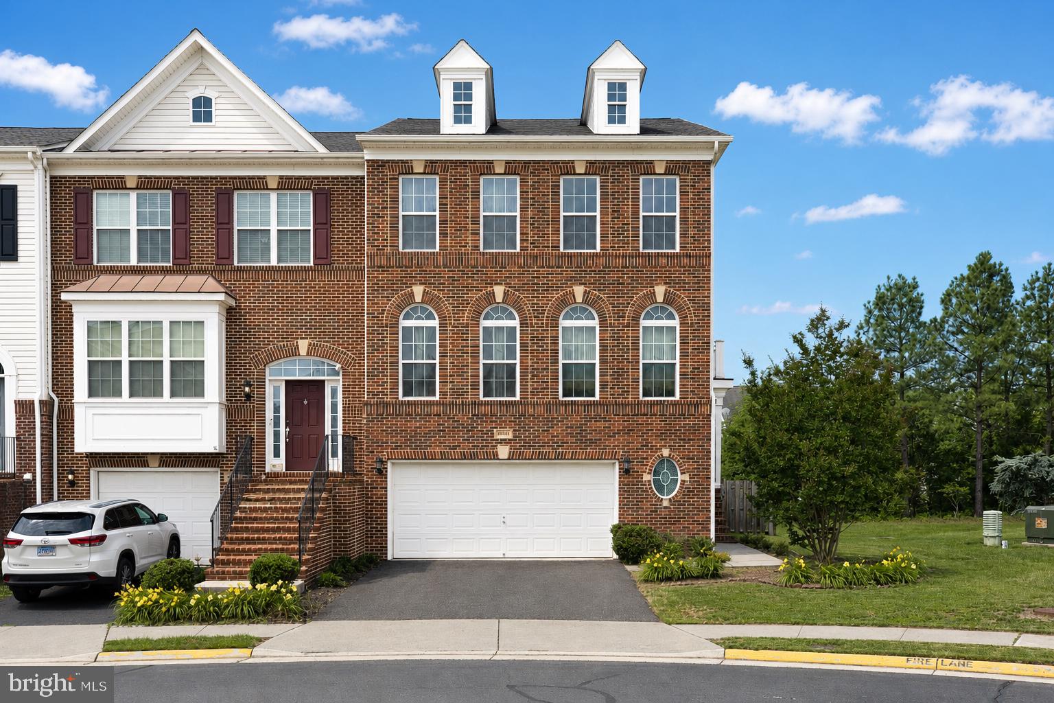 STRATSHIRE CROSSING - Residential
