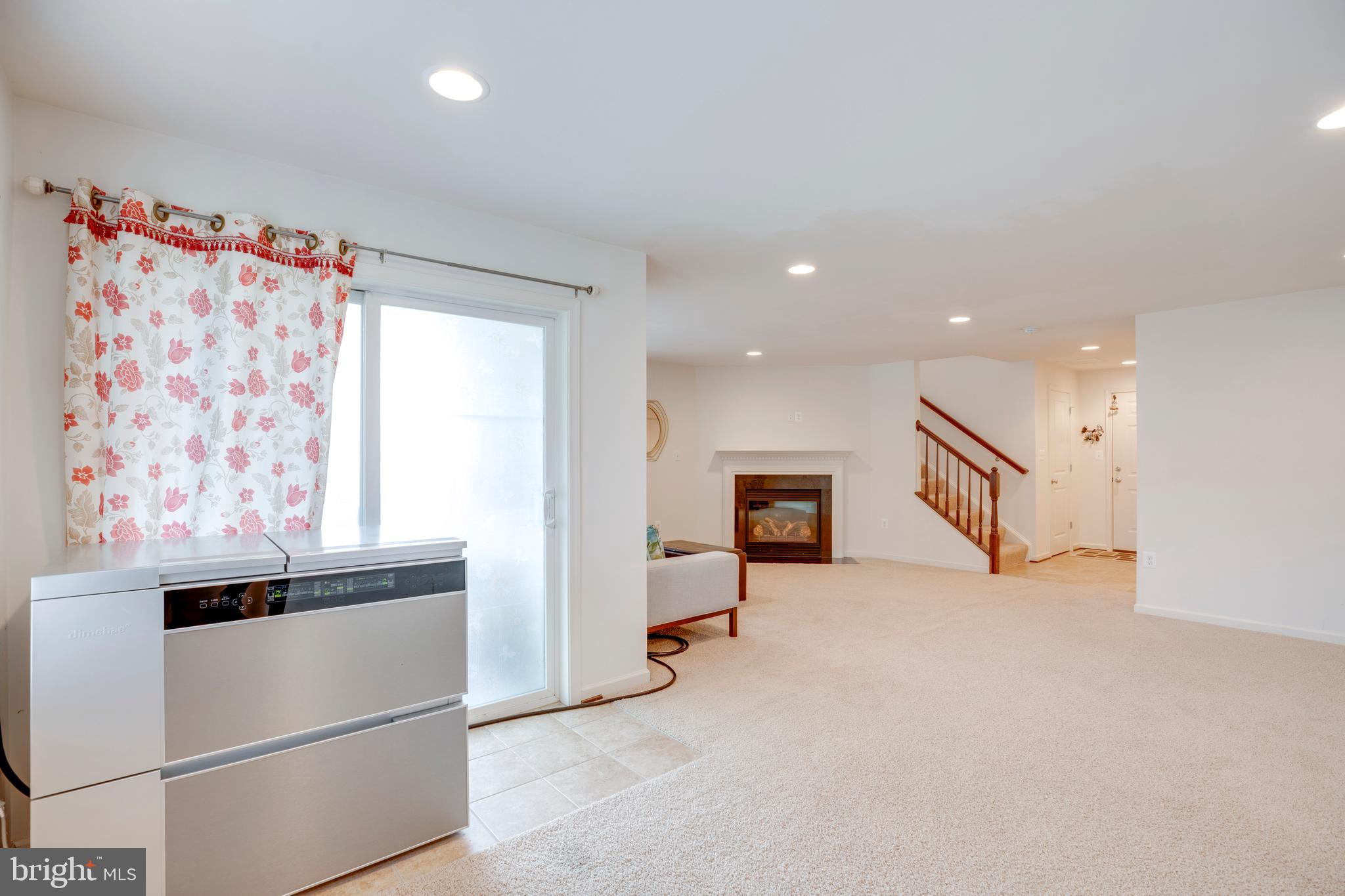 STRATSHIRE CROSSING - Residential