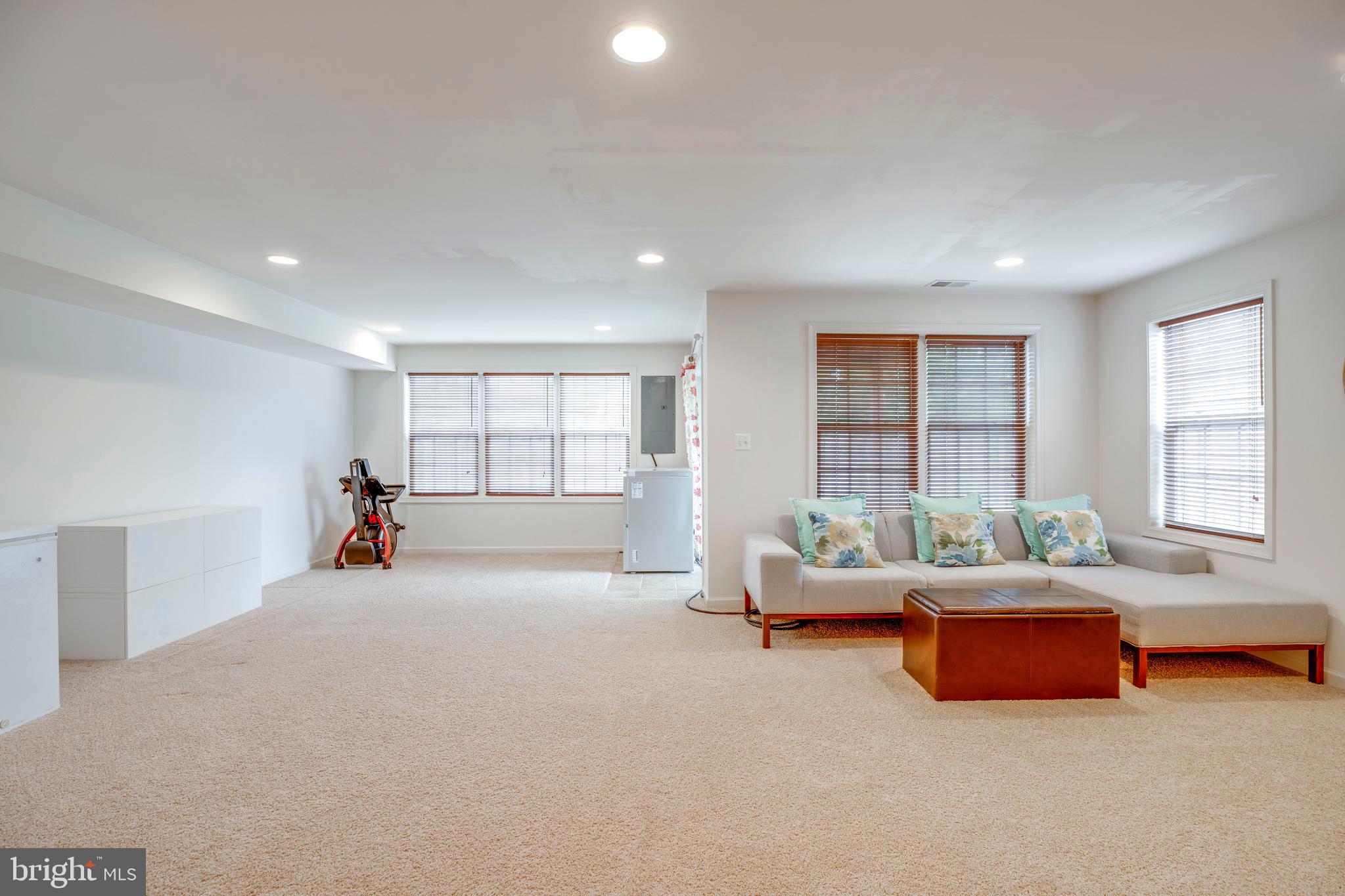 STRATSHIRE CROSSING - Residential
