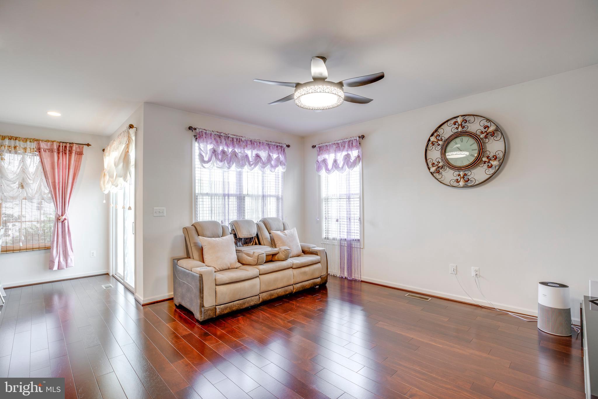 STRATSHIRE CROSSING - Residential