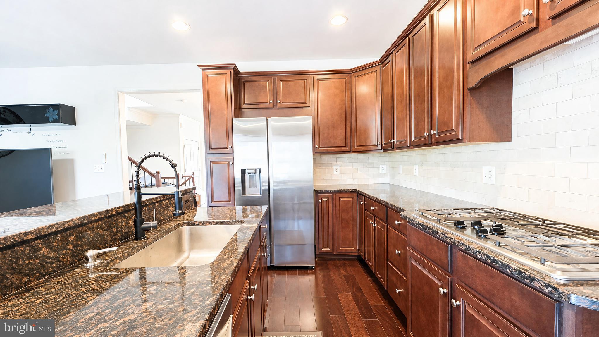 STRATSHIRE CROSSING - Residential