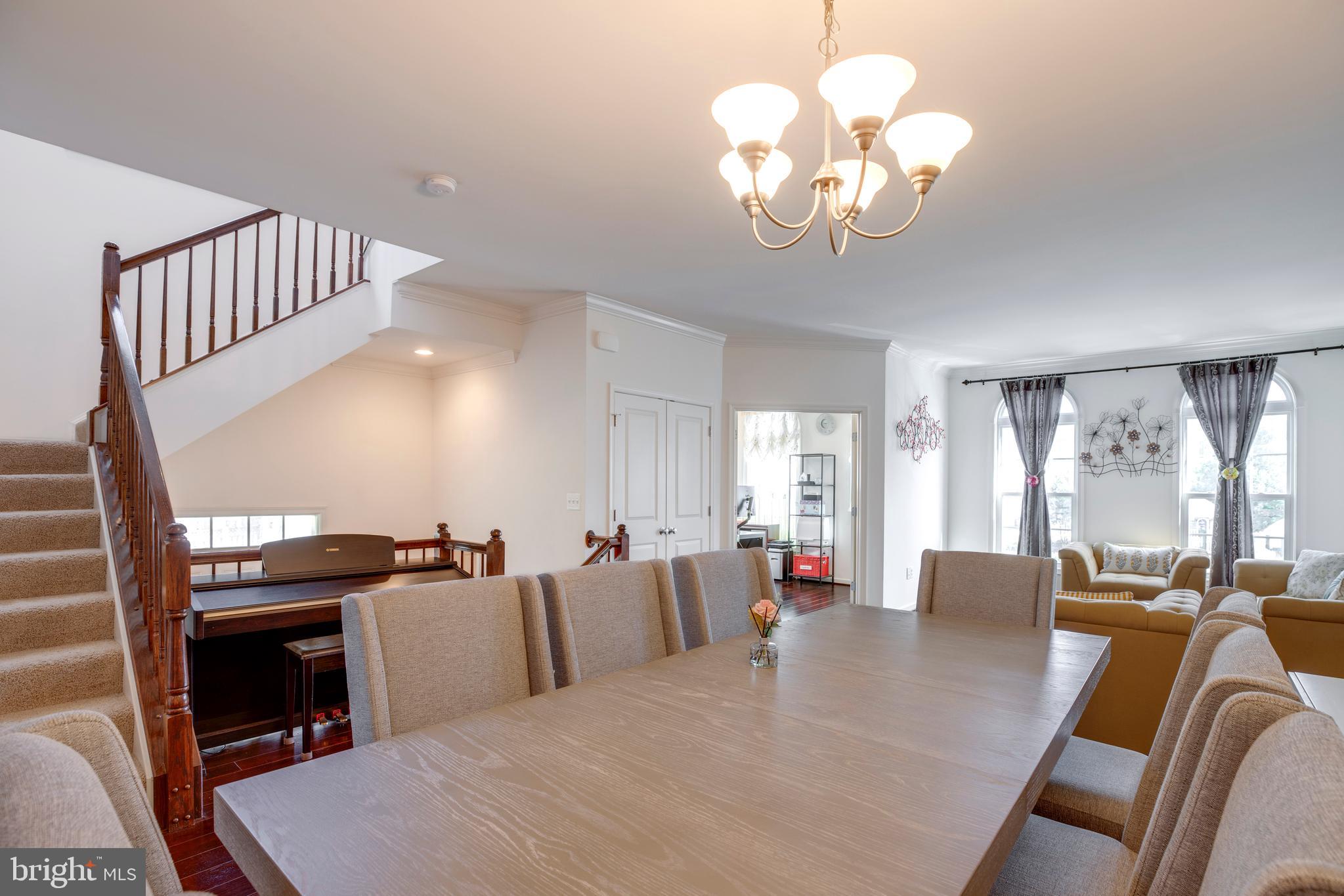 STRATSHIRE CROSSING - Residential