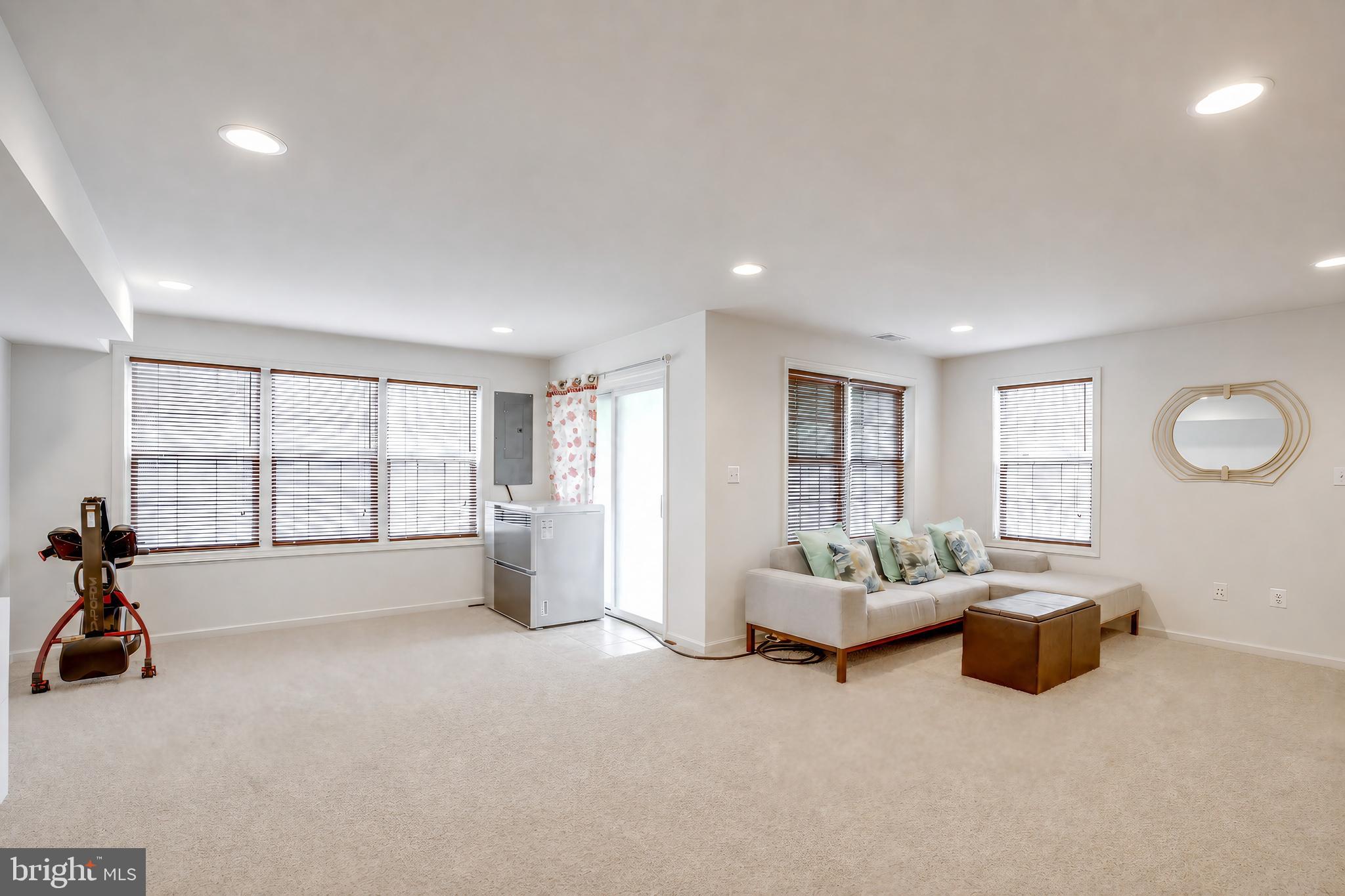 STRATSHIRE CROSSING - Residential