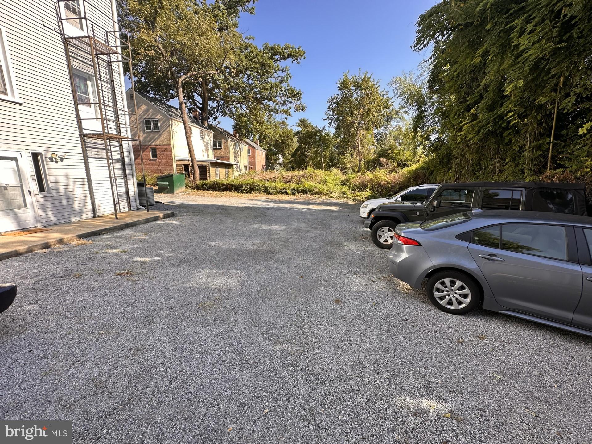 COLLEGE PARK - Residential Income