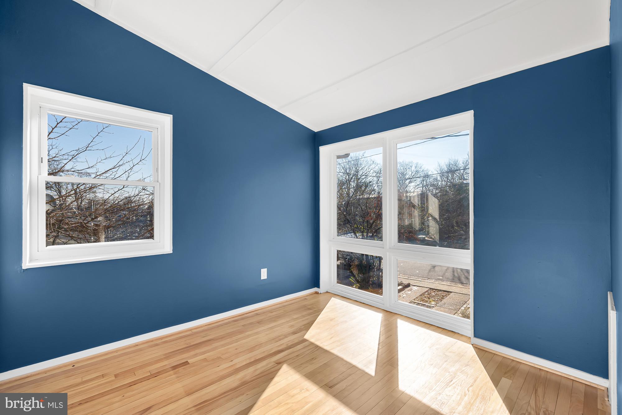 COLUMBIA FOREST - Residential Lease