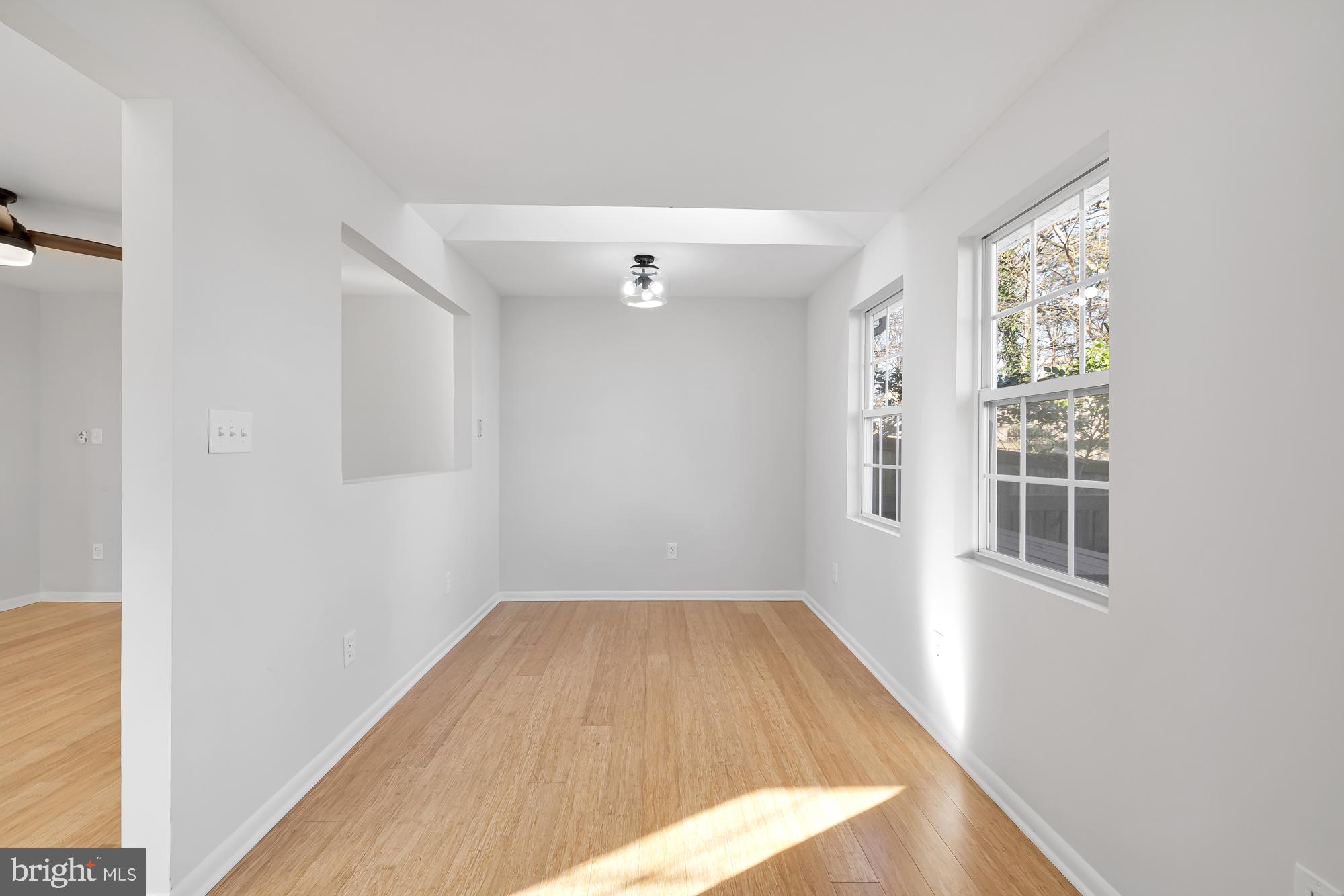 COLUMBIA FOREST - Residential Lease