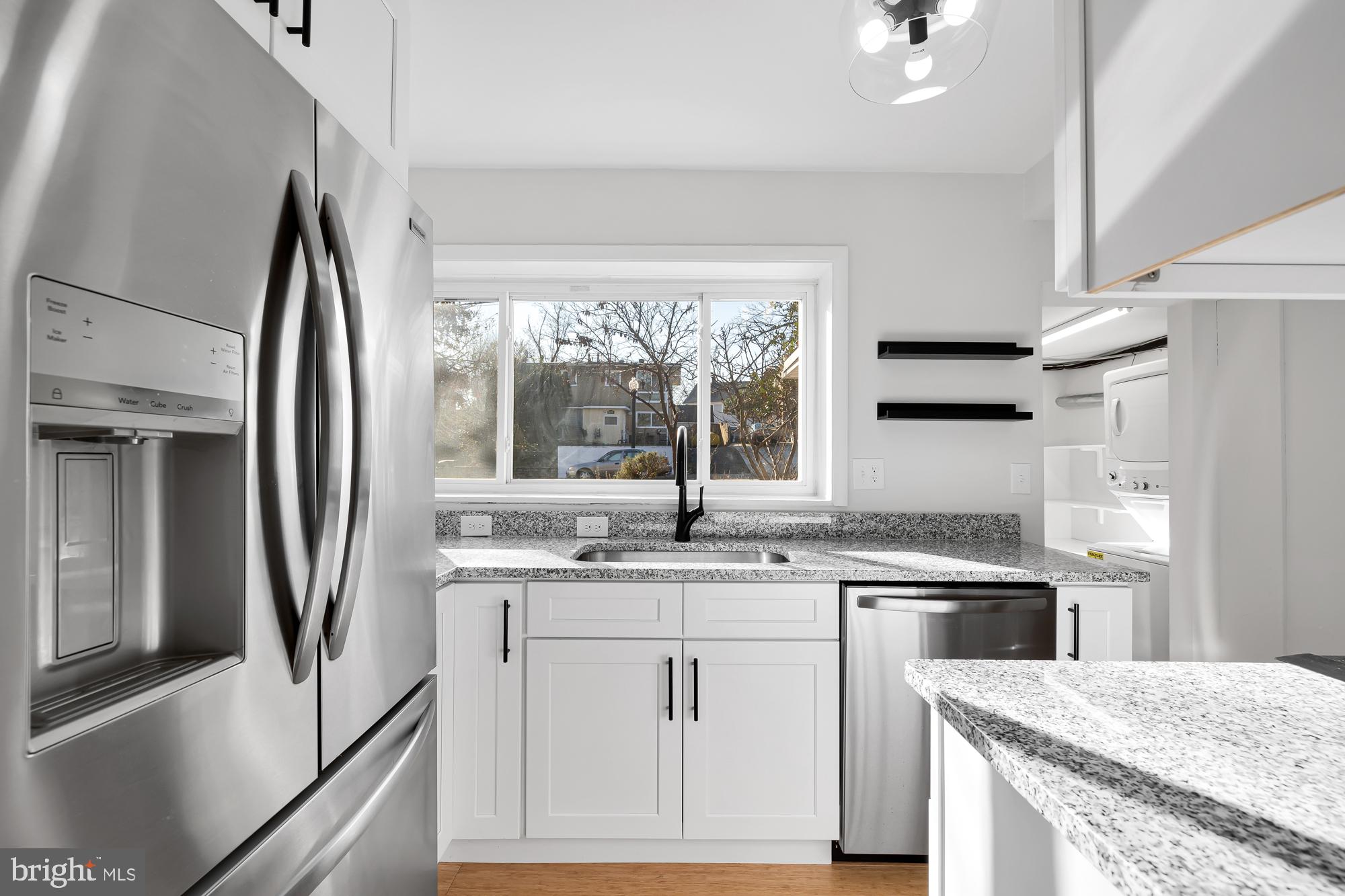 COLUMBIA FOREST - Residential Lease