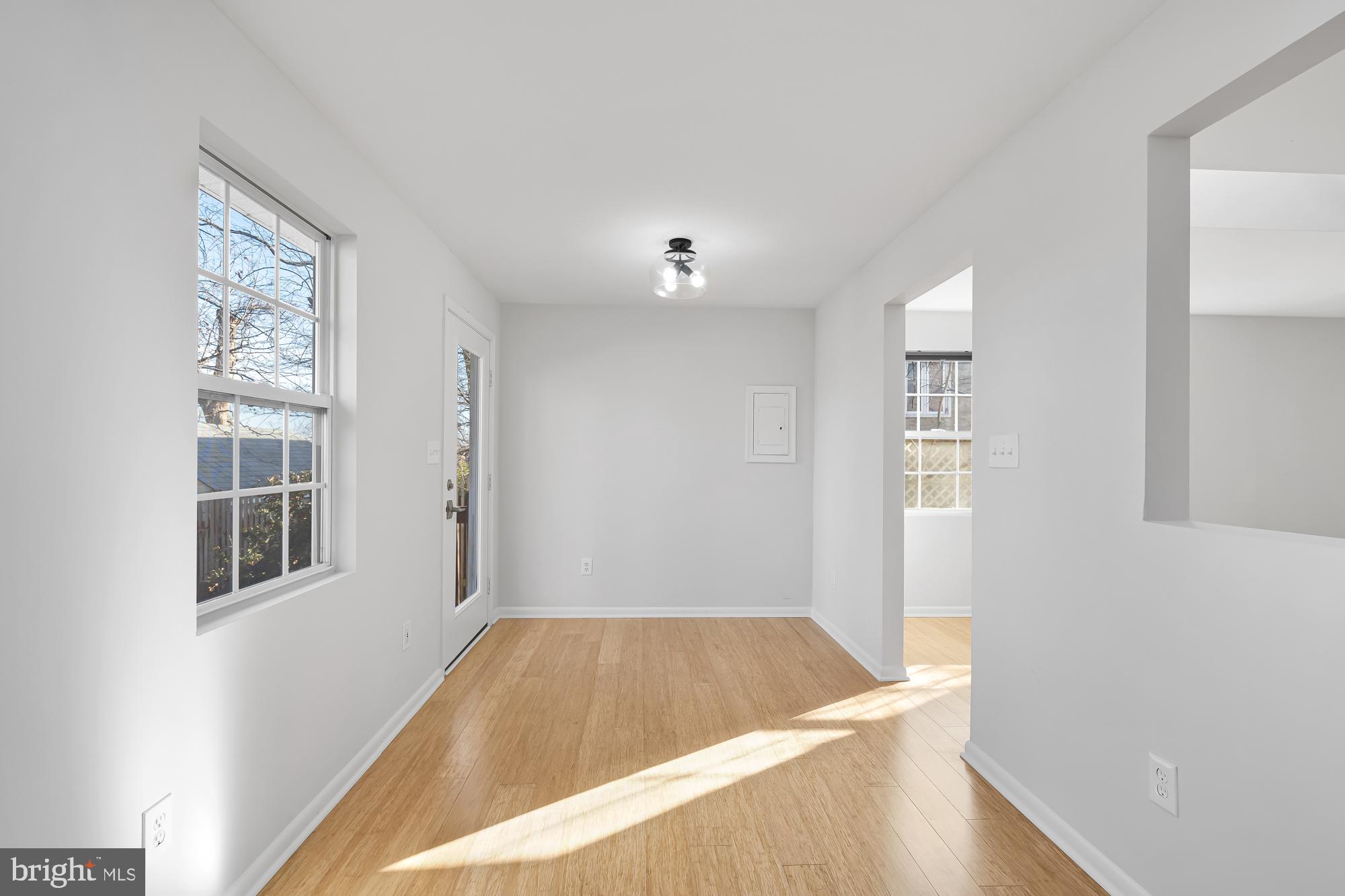 COLUMBIA FOREST - Residential Lease