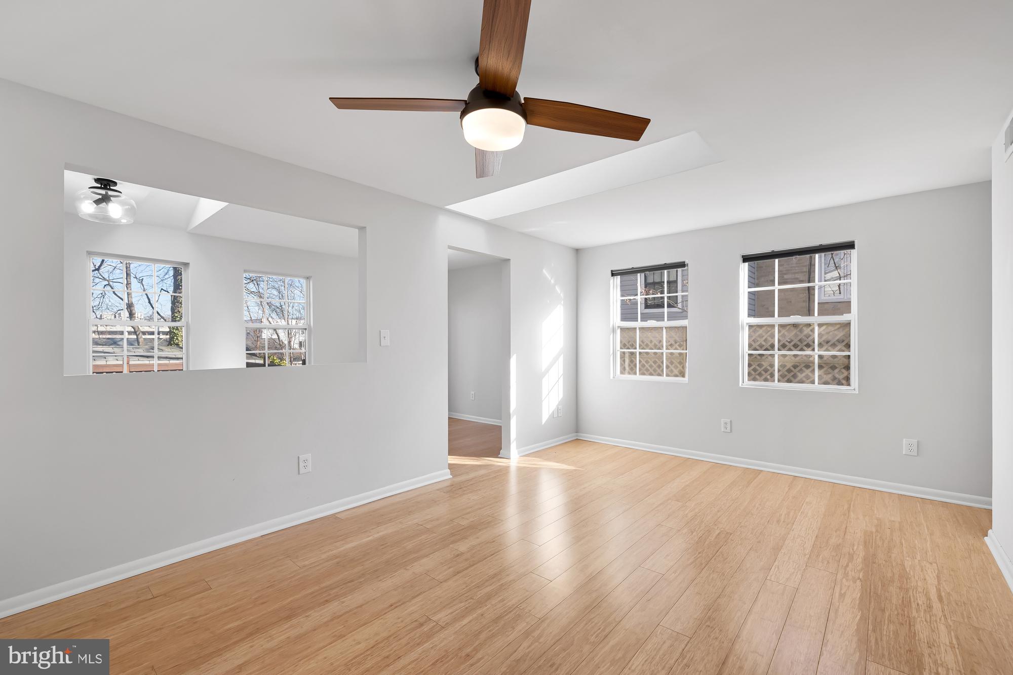 COLUMBIA FOREST - Residential Lease