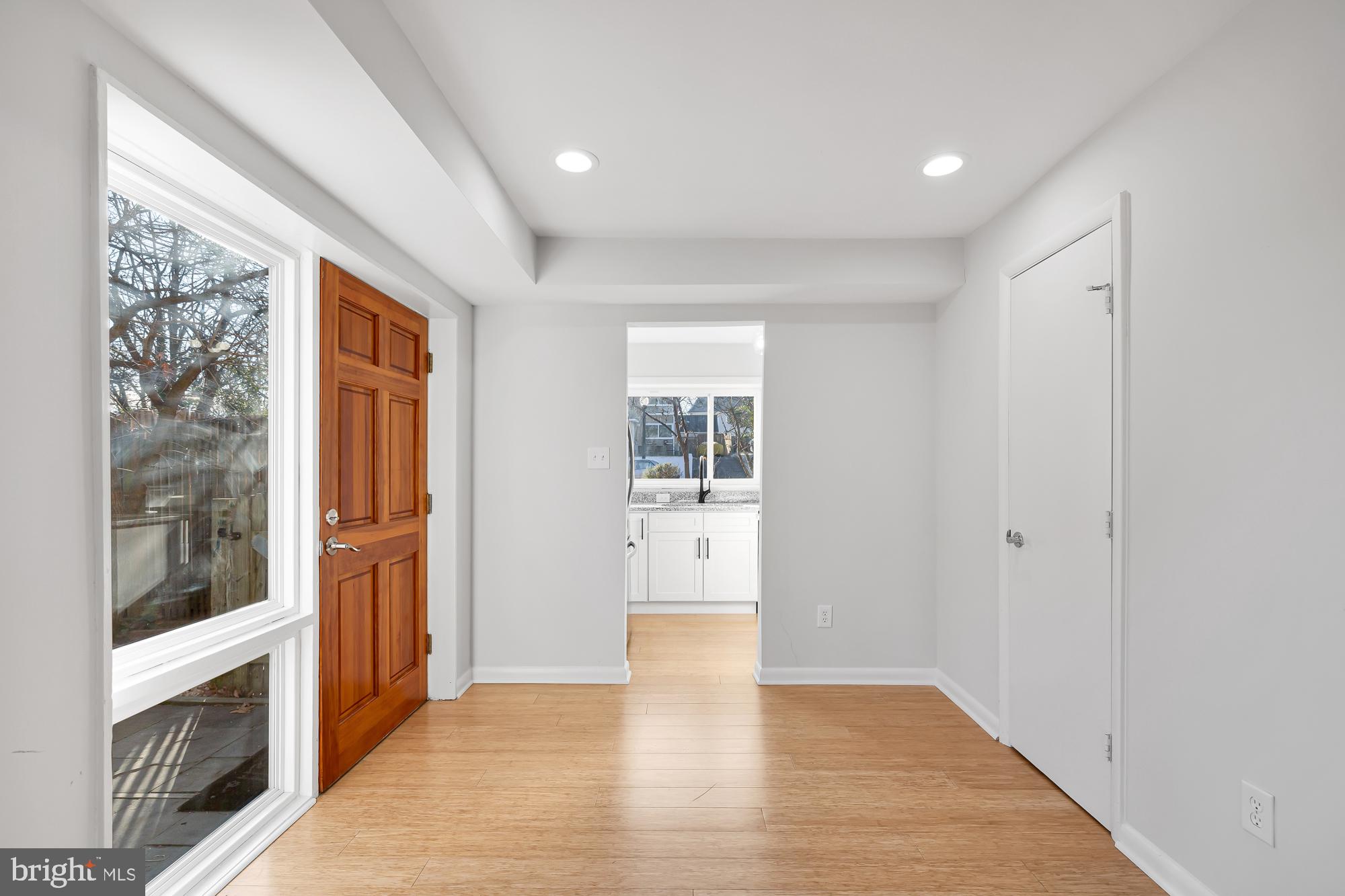 COLUMBIA FOREST - Residential Lease