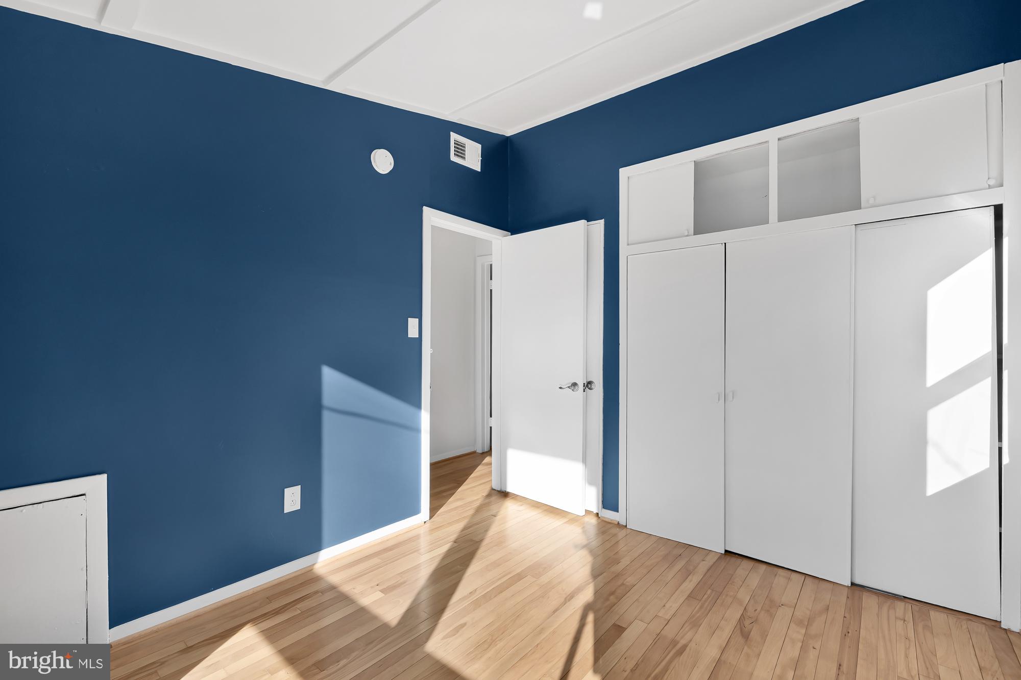 COLUMBIA FOREST - Residential Lease