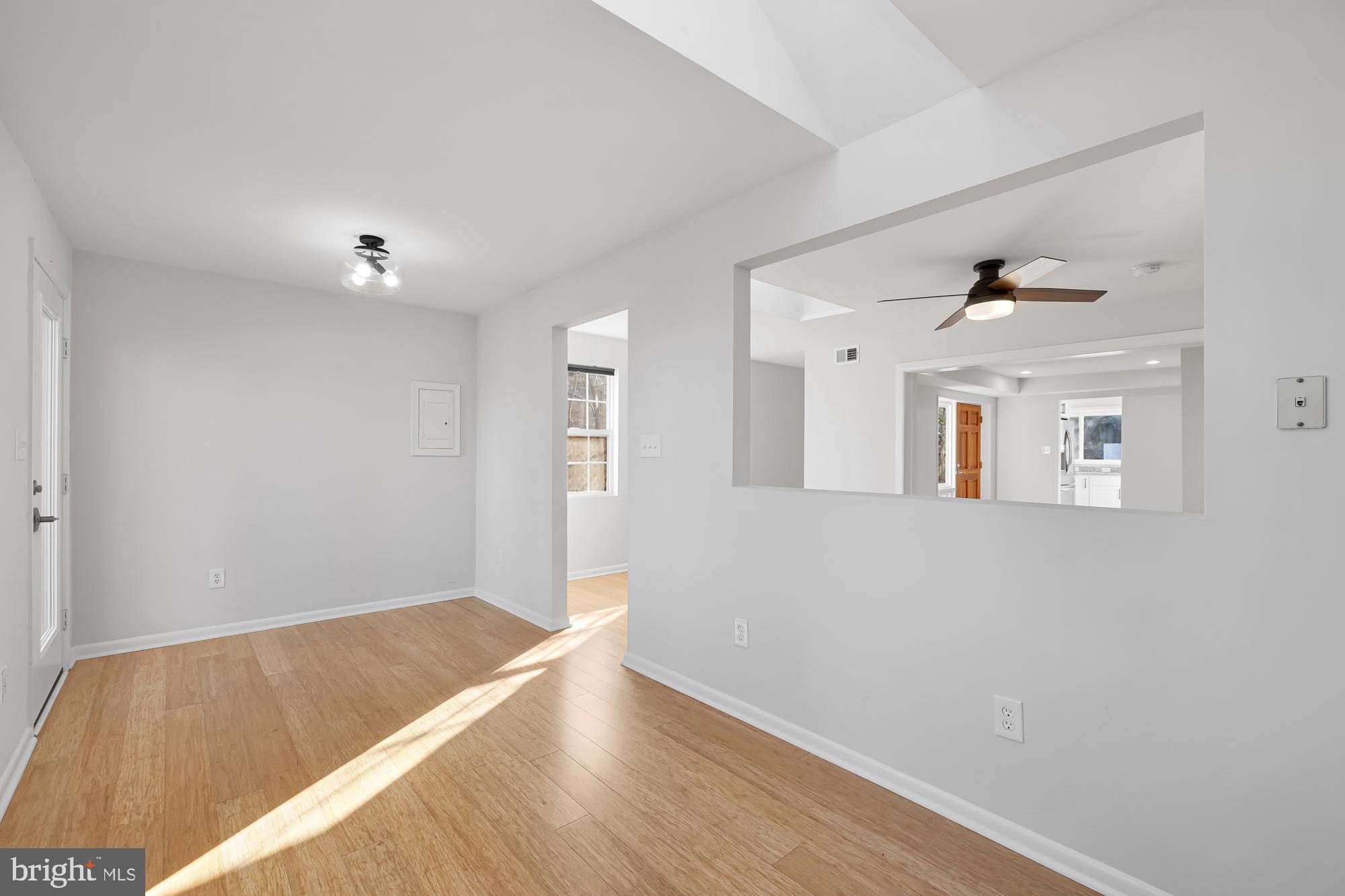 COLUMBIA FOREST - Residential Lease