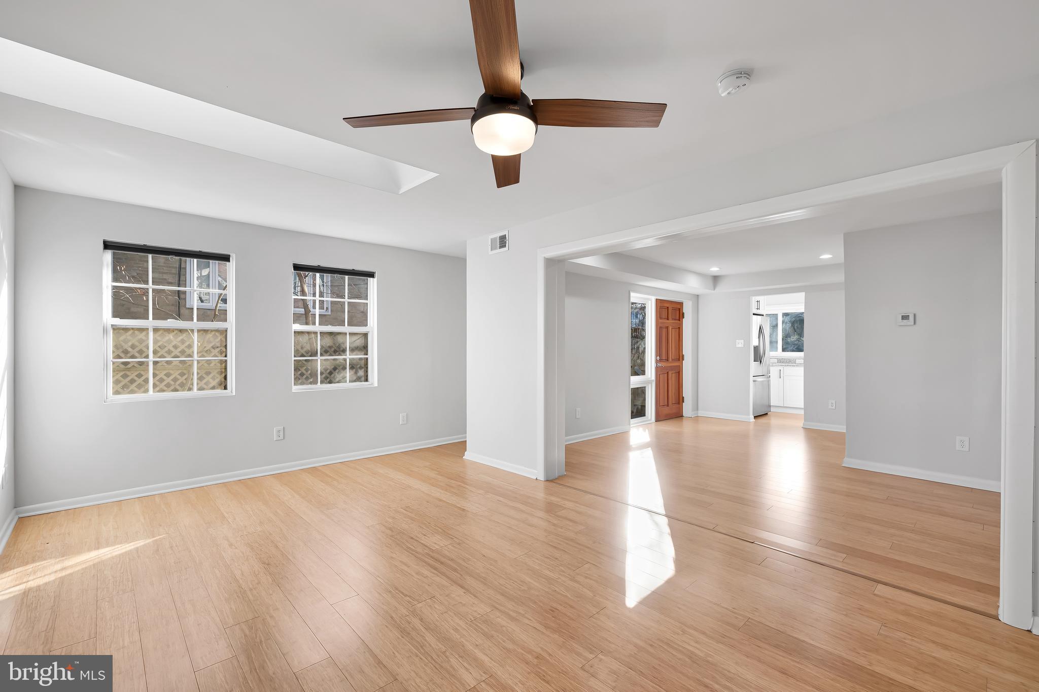 COLUMBIA FOREST - Residential Lease