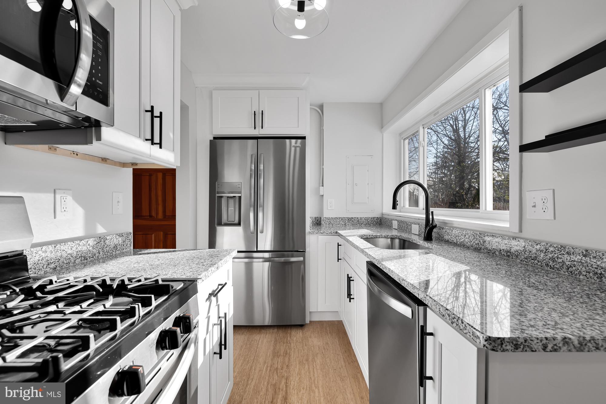 COLUMBIA FOREST - Residential Lease