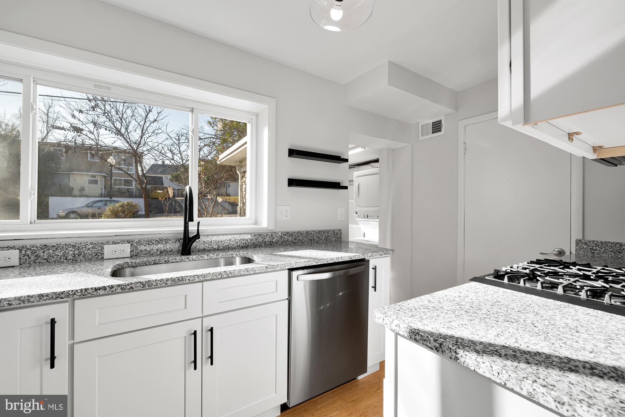 COLUMBIA FOREST - Residential Lease