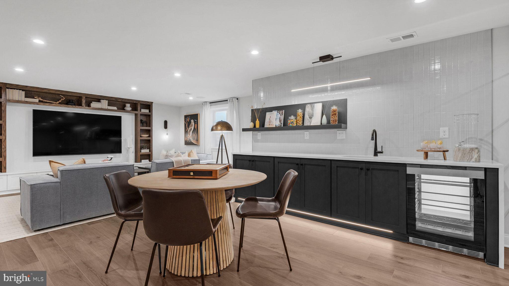 STRAWBERRY HILLS - Residential