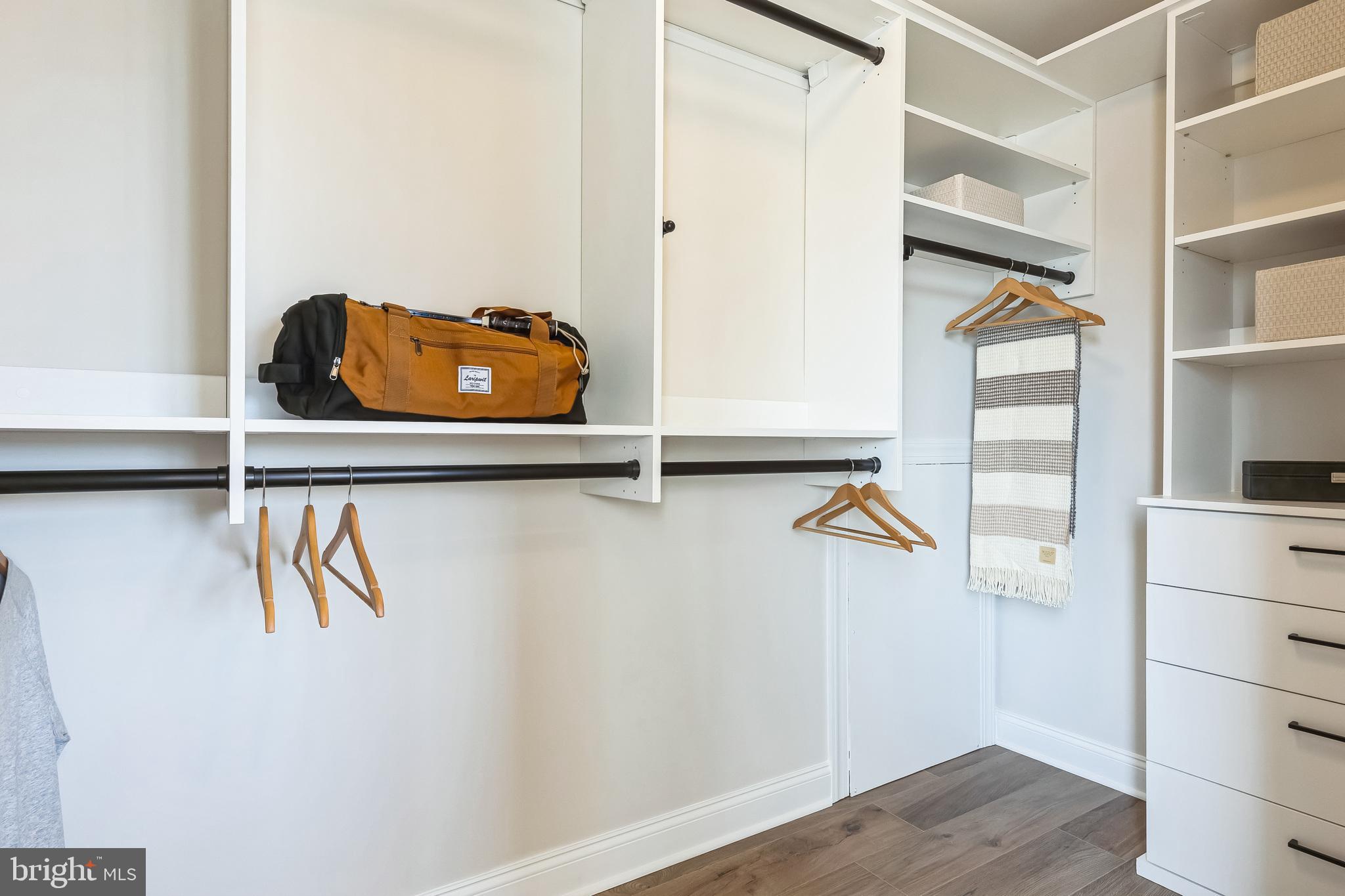 STRAWBERRY HILLS - Residential