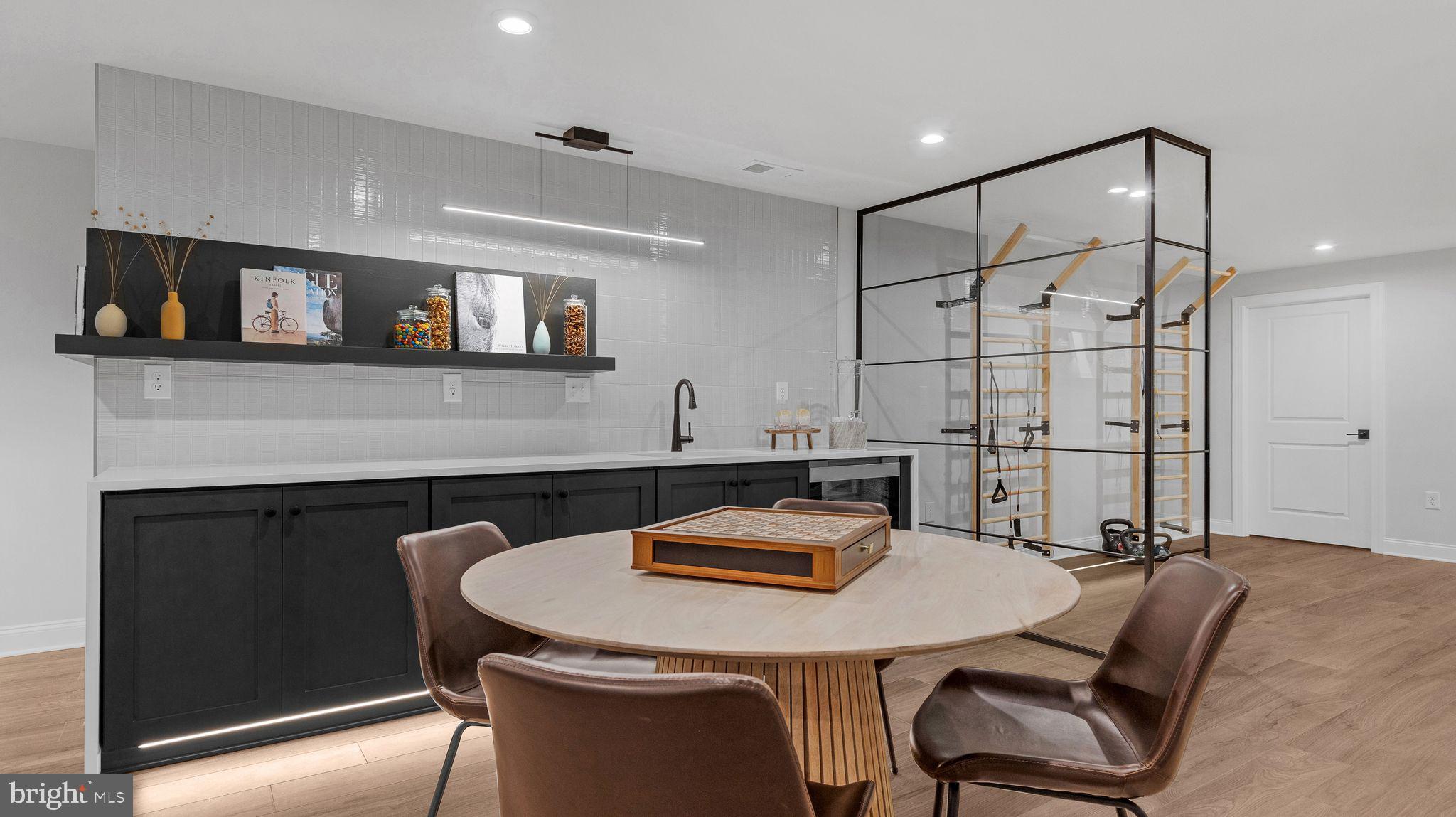 STRAWBERRY HILLS - Residential