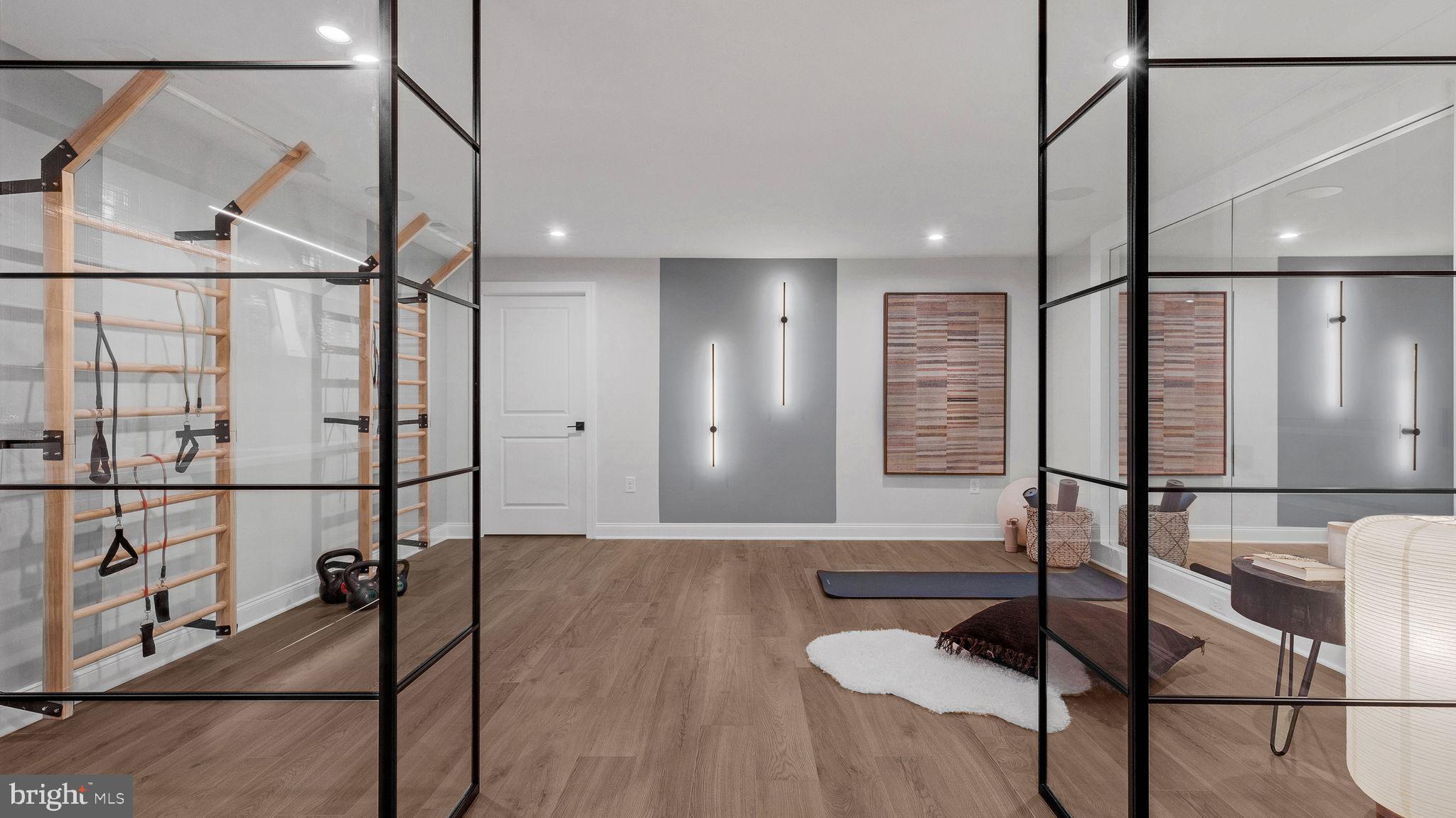 STRAWBERRY HILLS - Residential