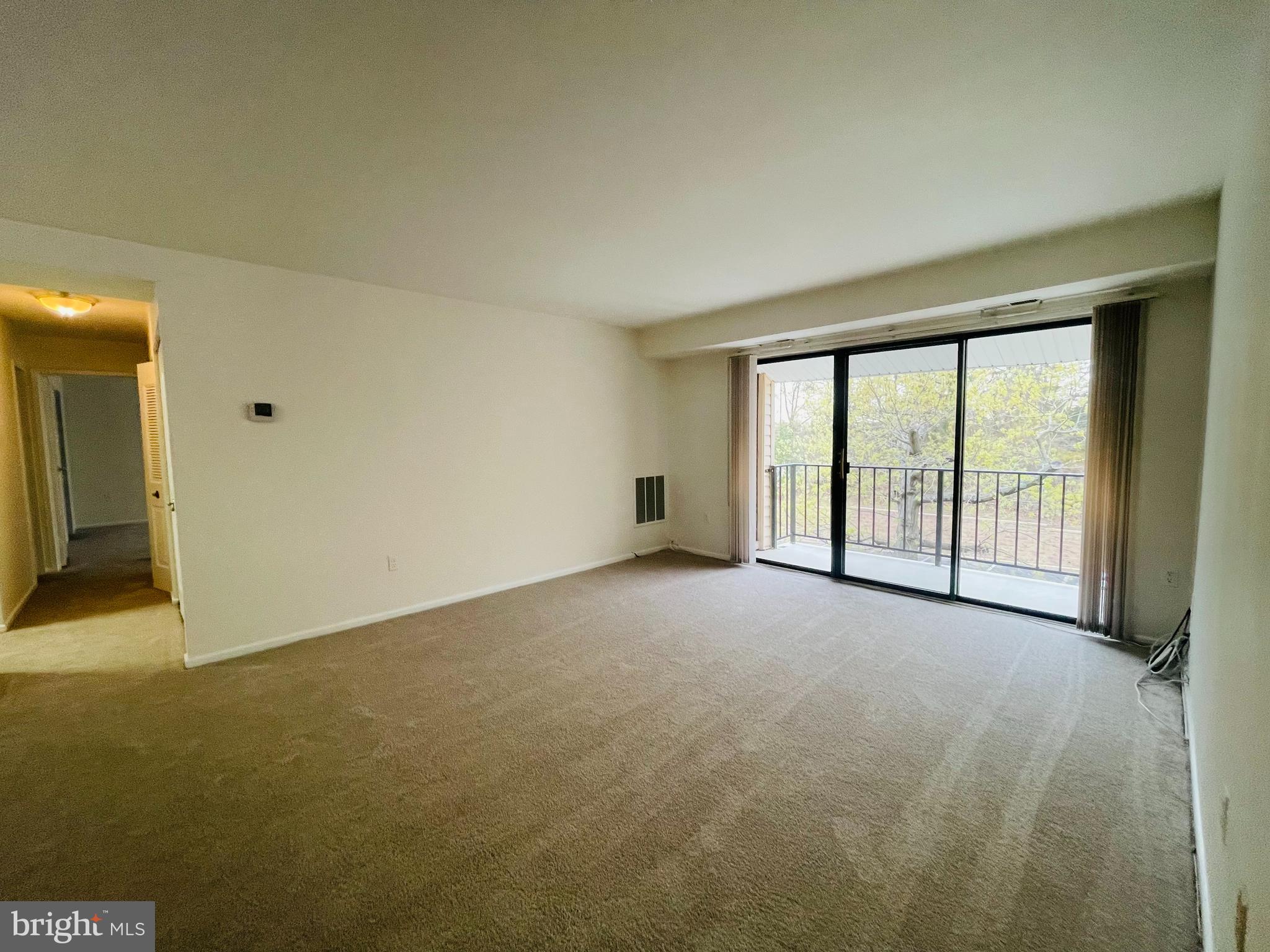 RIVA COMMONS - Residential Lease
